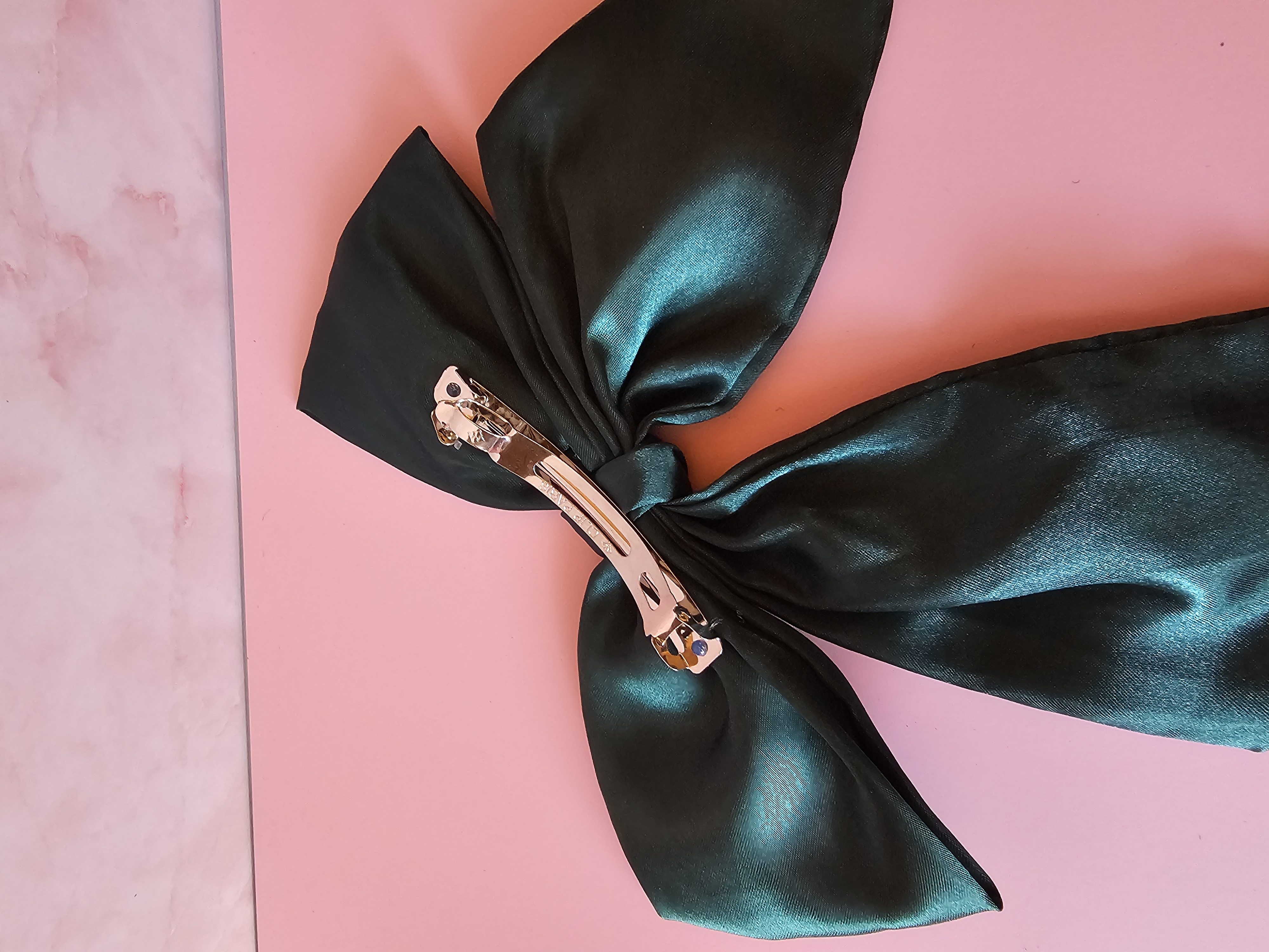 Plaukų segtukas kaspinas - didelis žalias satinas