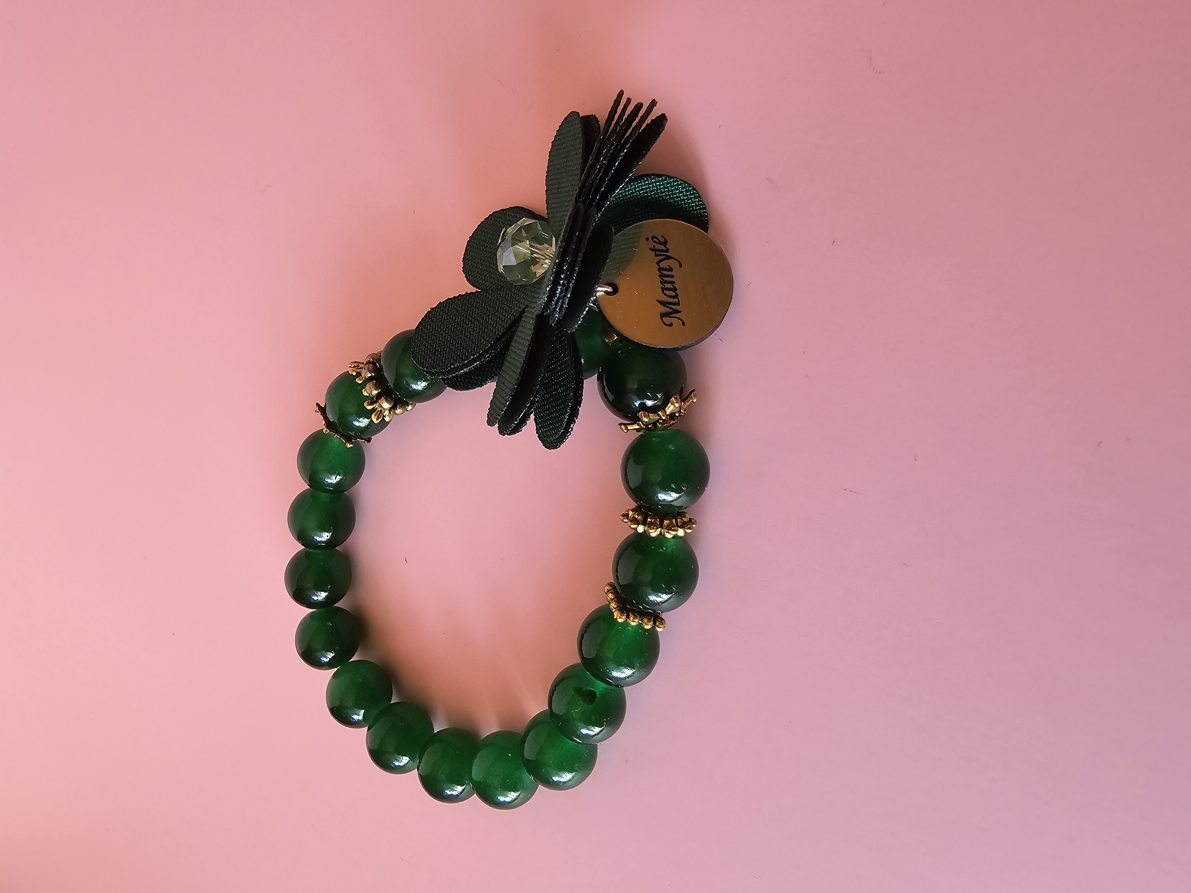 Žalia apyrankė su užrašu "Mamytei"