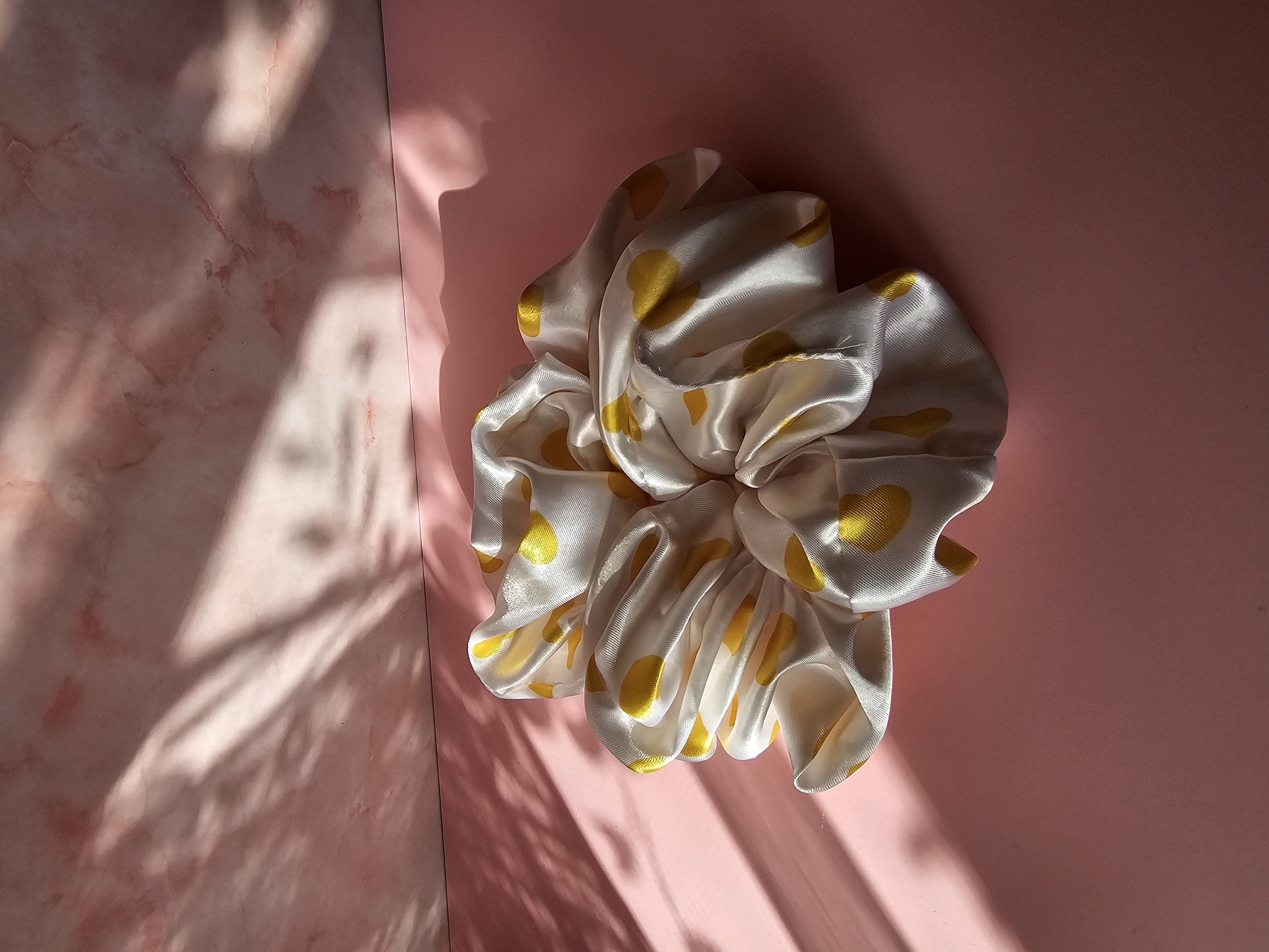 Max putli plaukų gumytė - balta su geltona