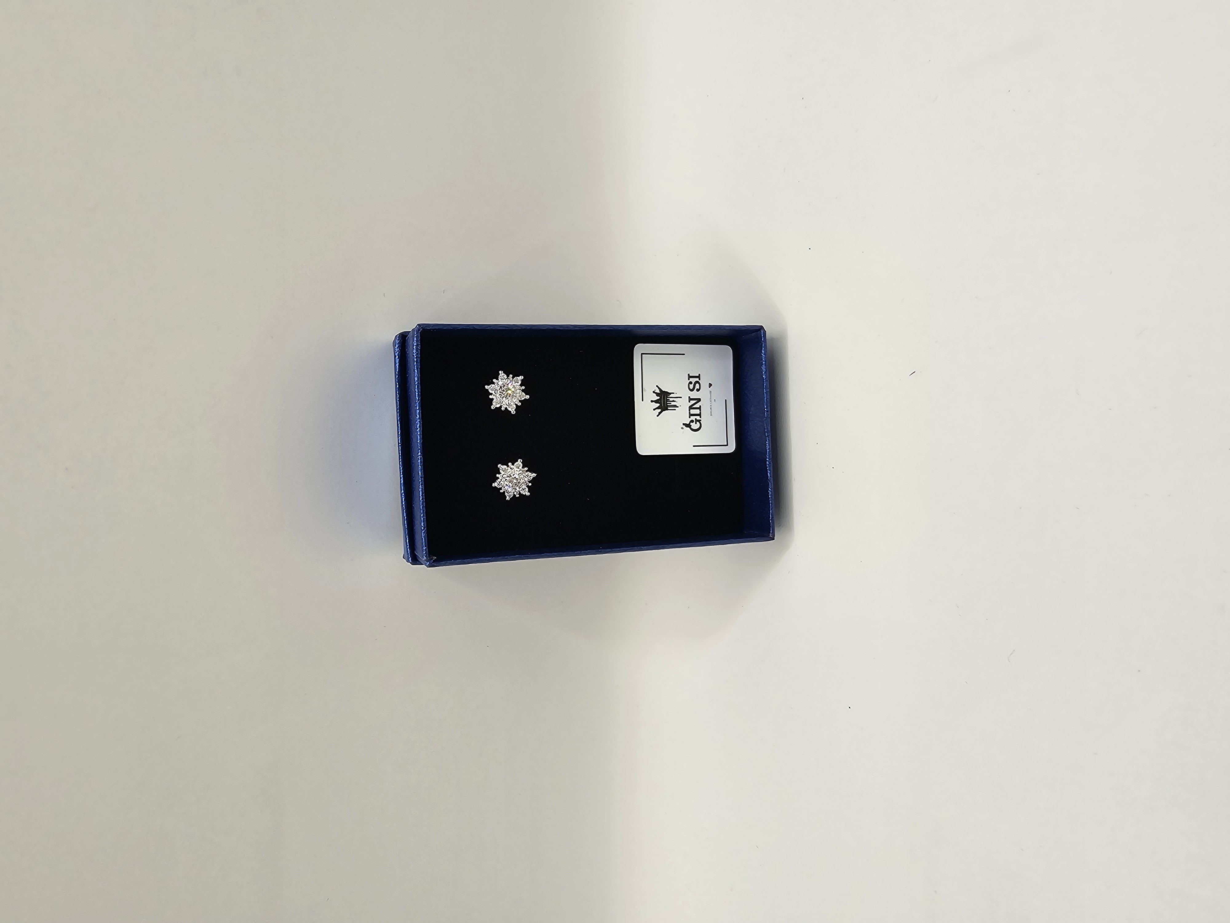 Auskarai - žvaigždė moisanitas