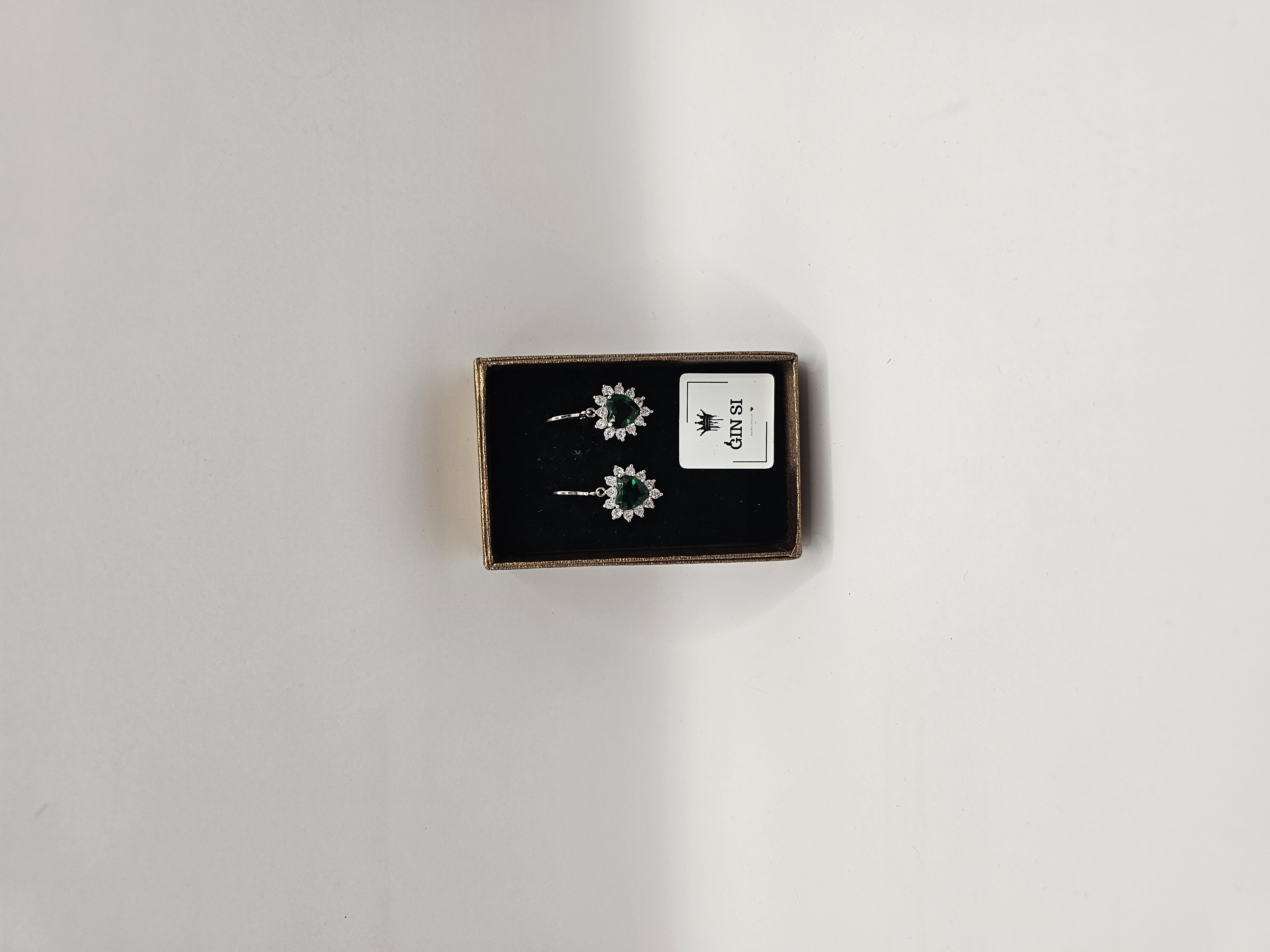 Auskarai su žaliu cirkoniu -  širdelės