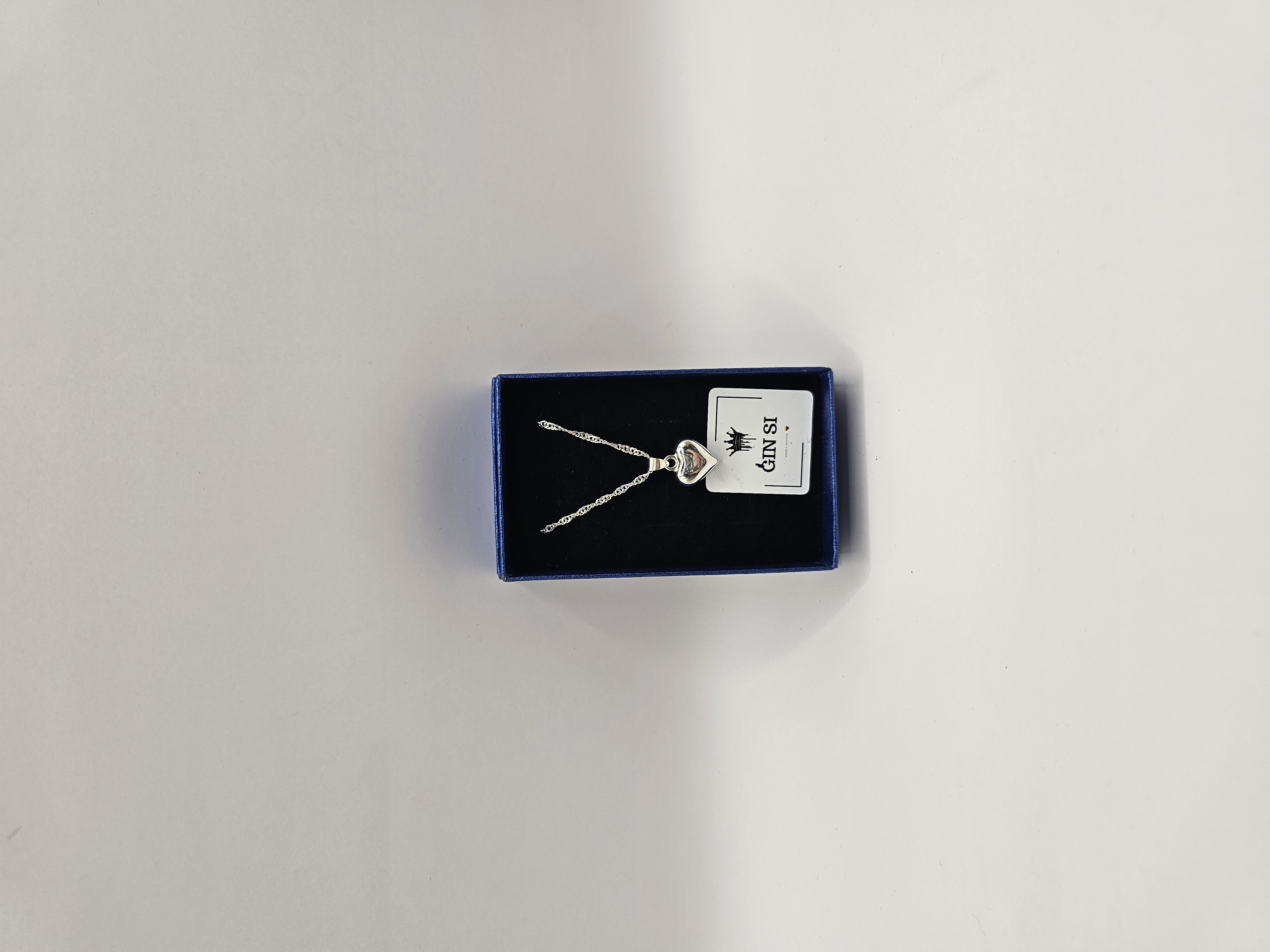 Grandinelė su modernia širdele