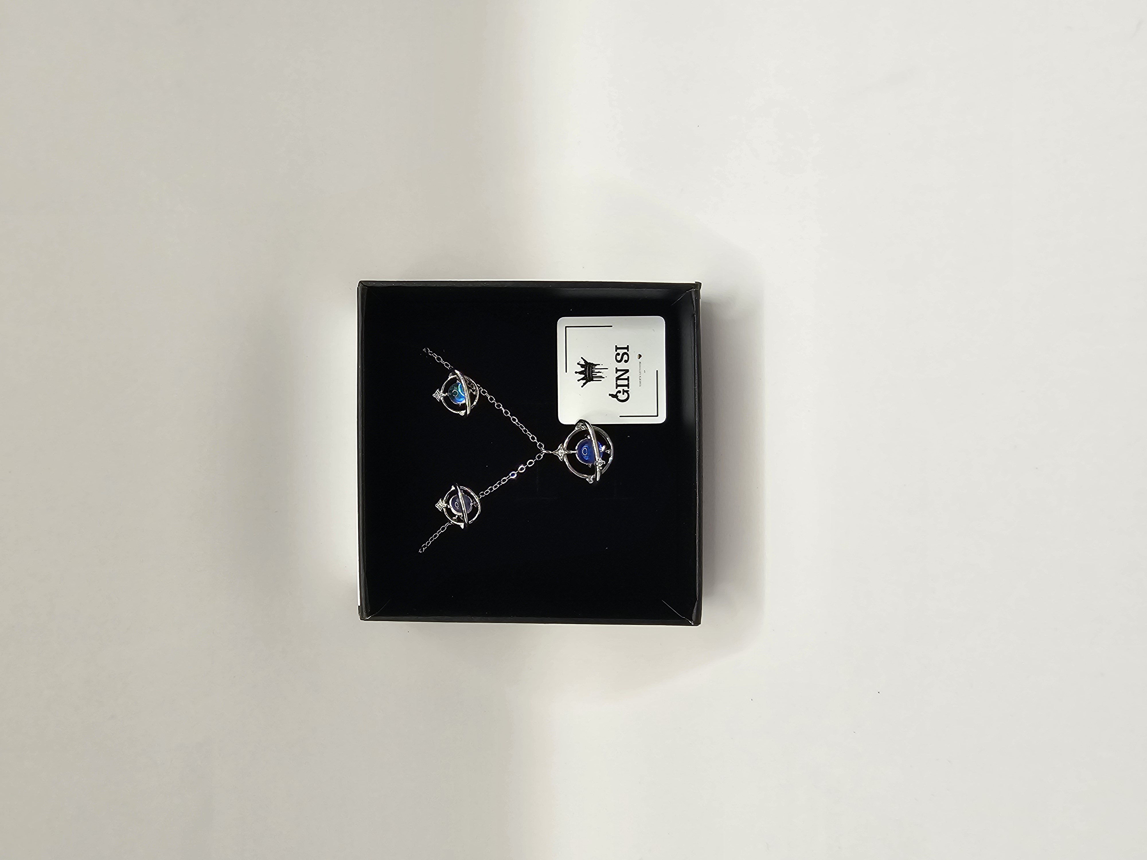 Papuošalų rinkinys - kosmosas