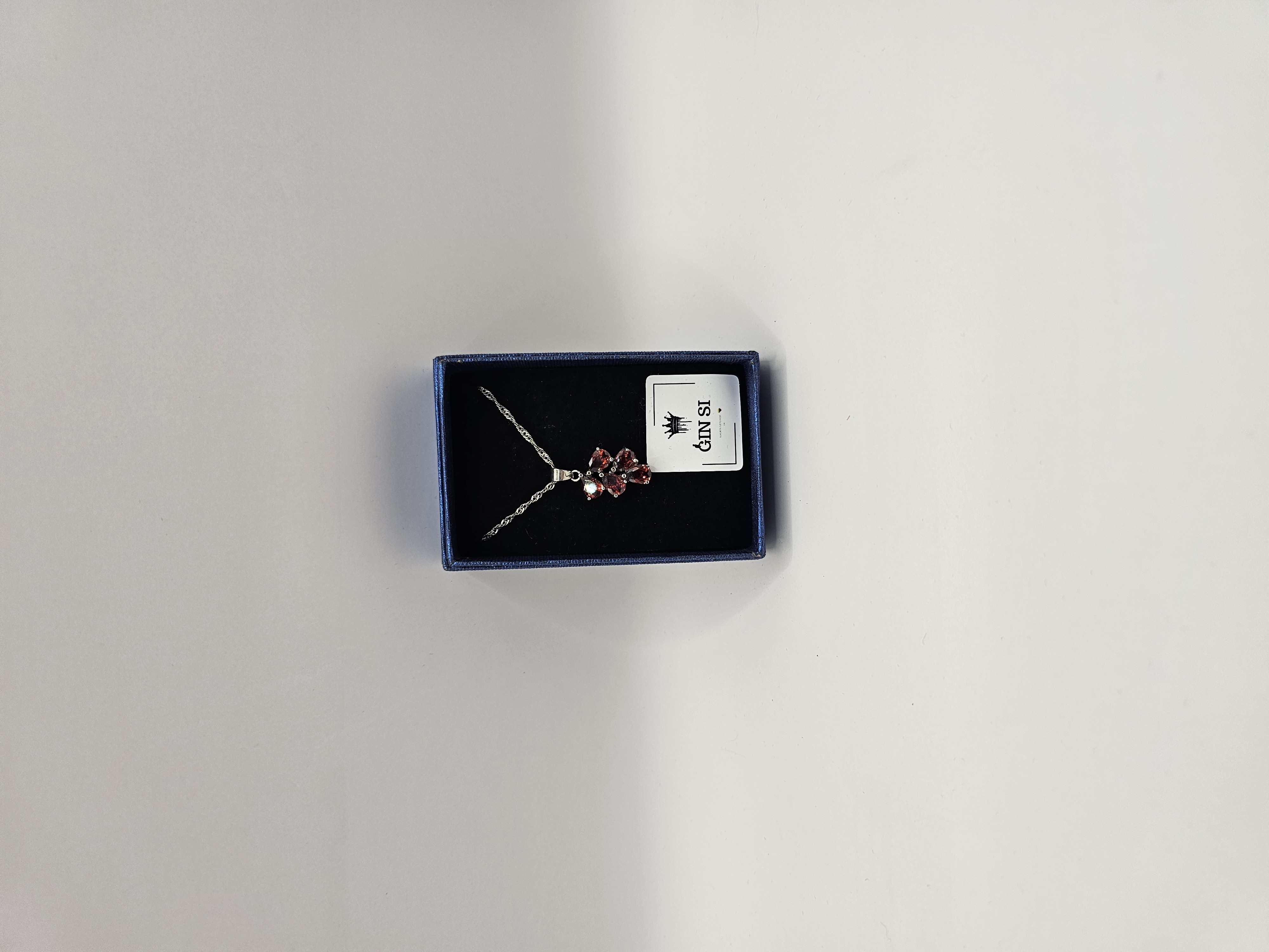 Grandinėlė - bordo vynuogė