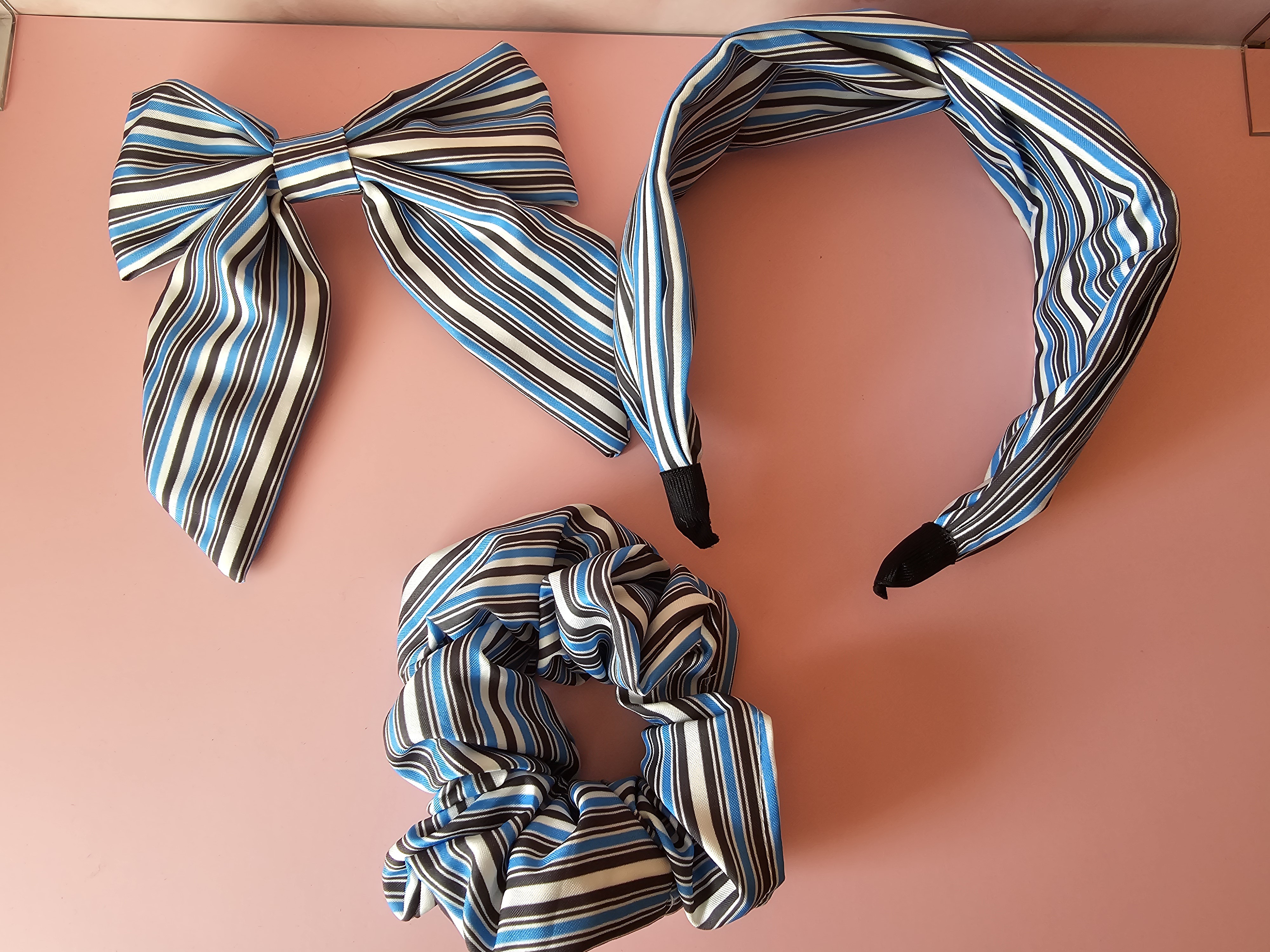 Komplektas plaukams - mėlynos&baltos&įvairios juostos