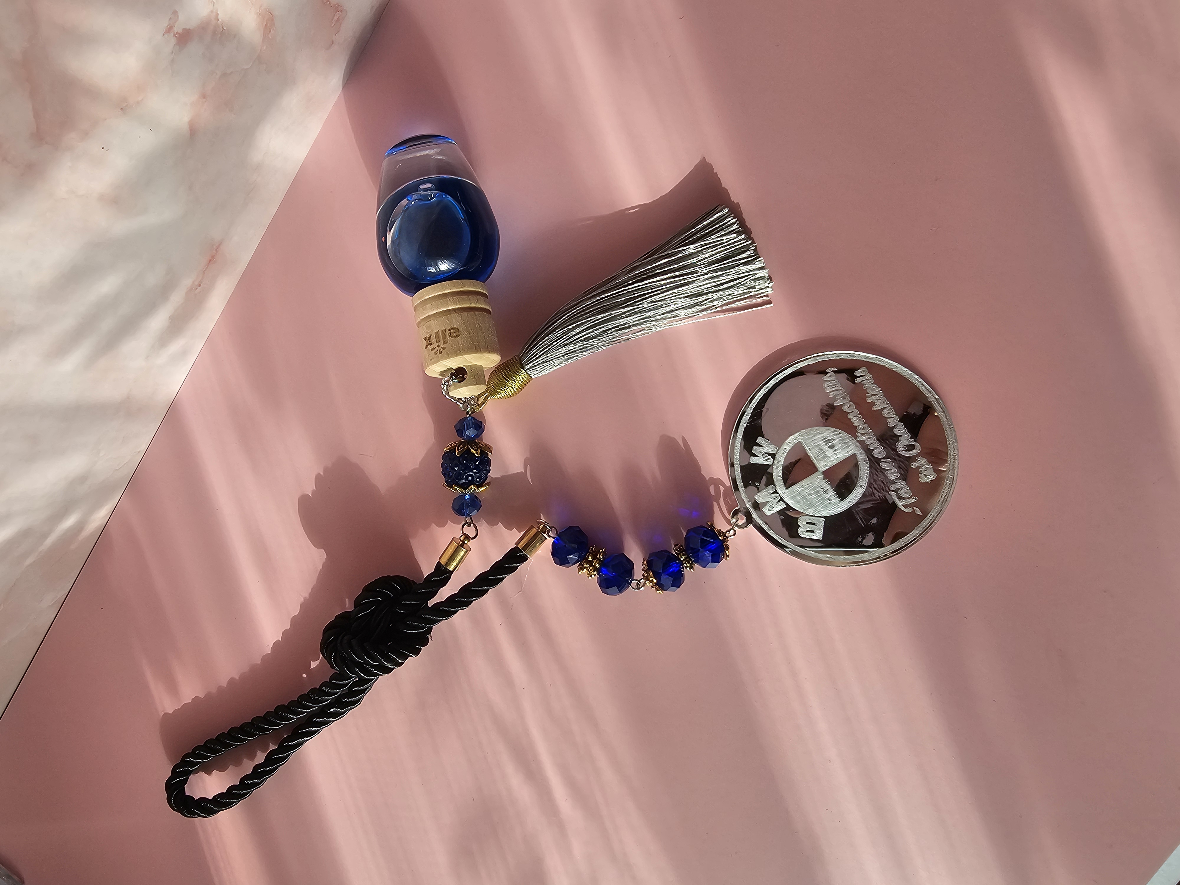 Automobilio pakabukas ir kvapukas BMW