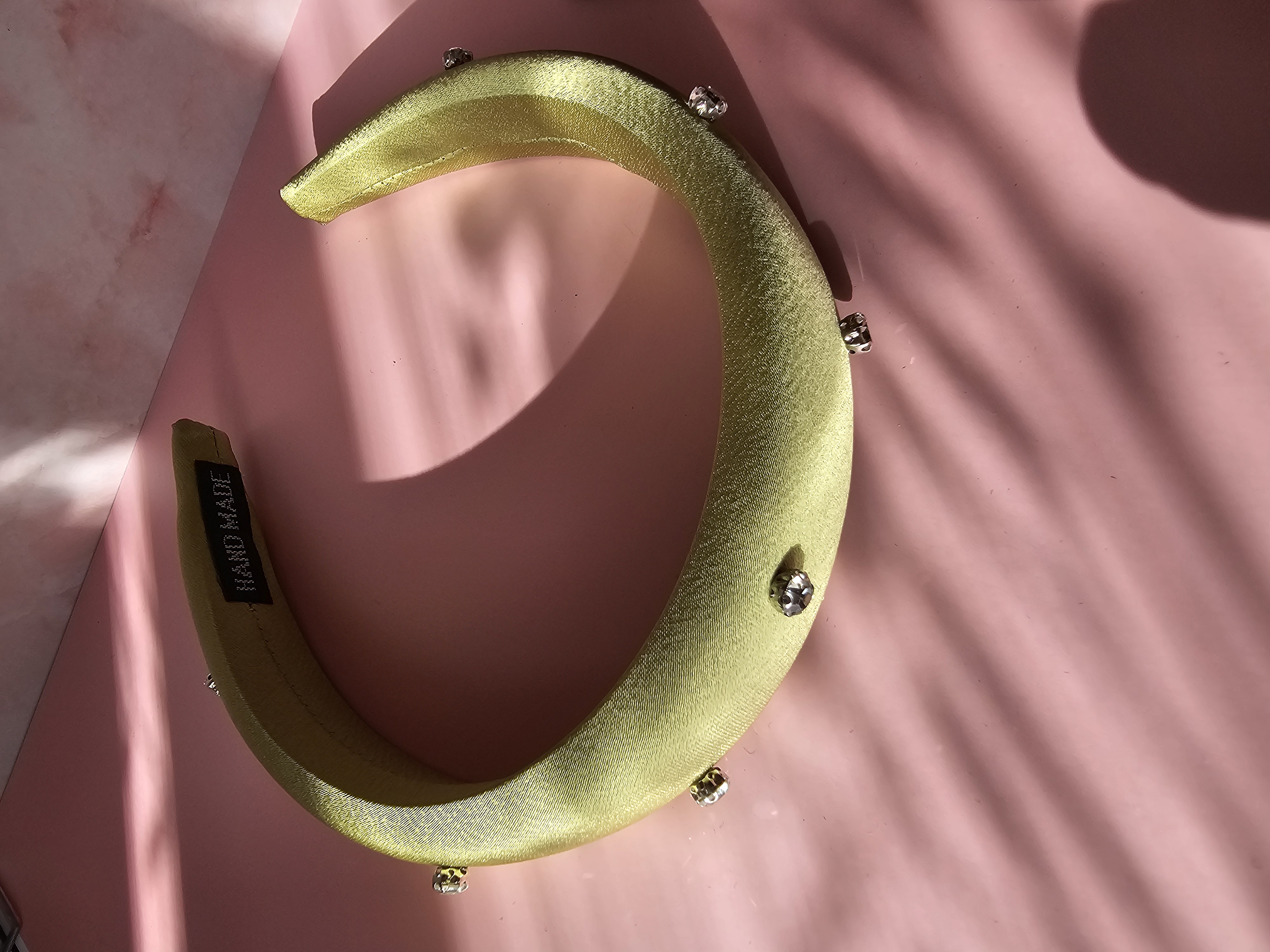 Sodrus žalios spalvos plaukų lankelis