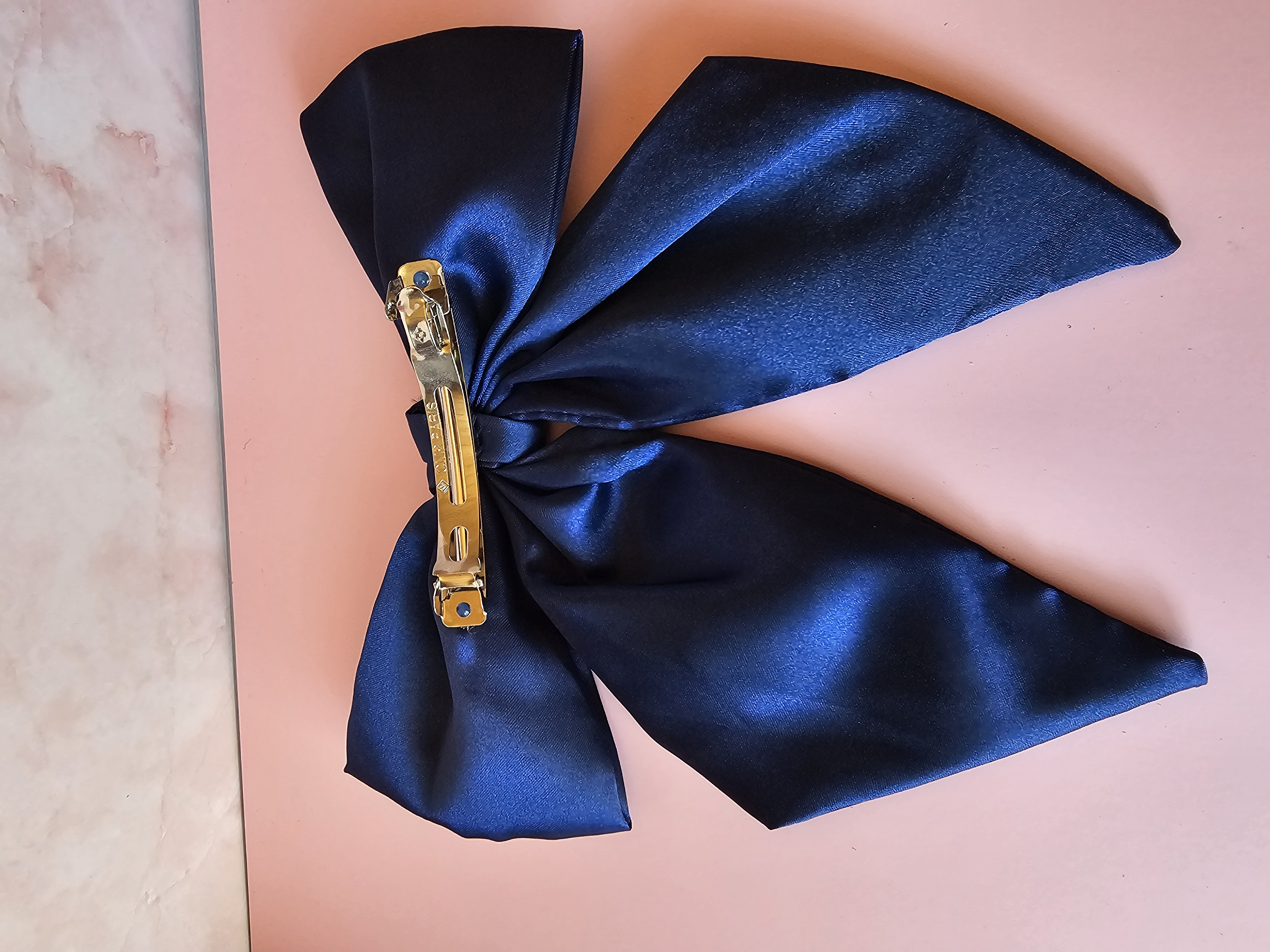 Plaukų segtukas kaspinas - didelis satino tamsiai mėlynas