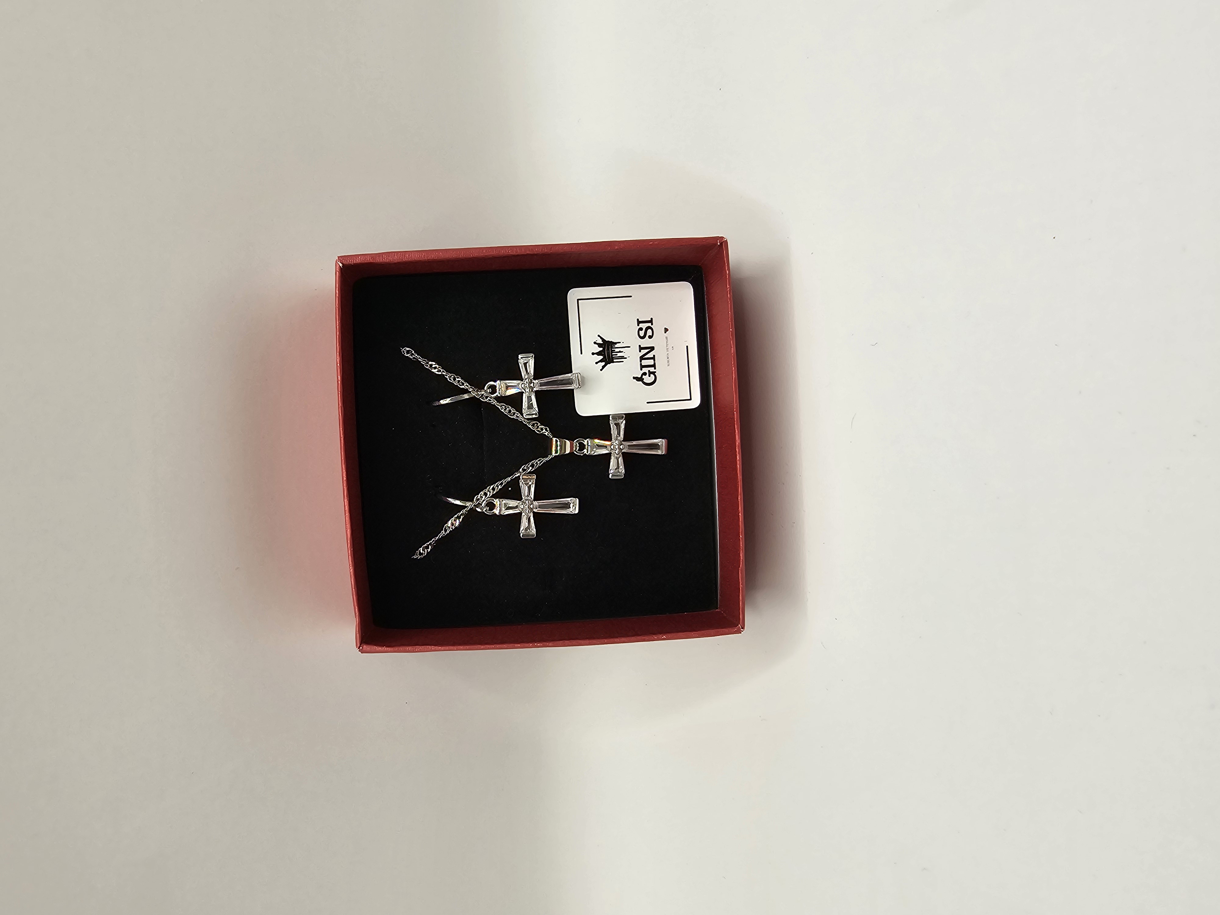 Papuošalų rinkinys - puošnūs kryželiai