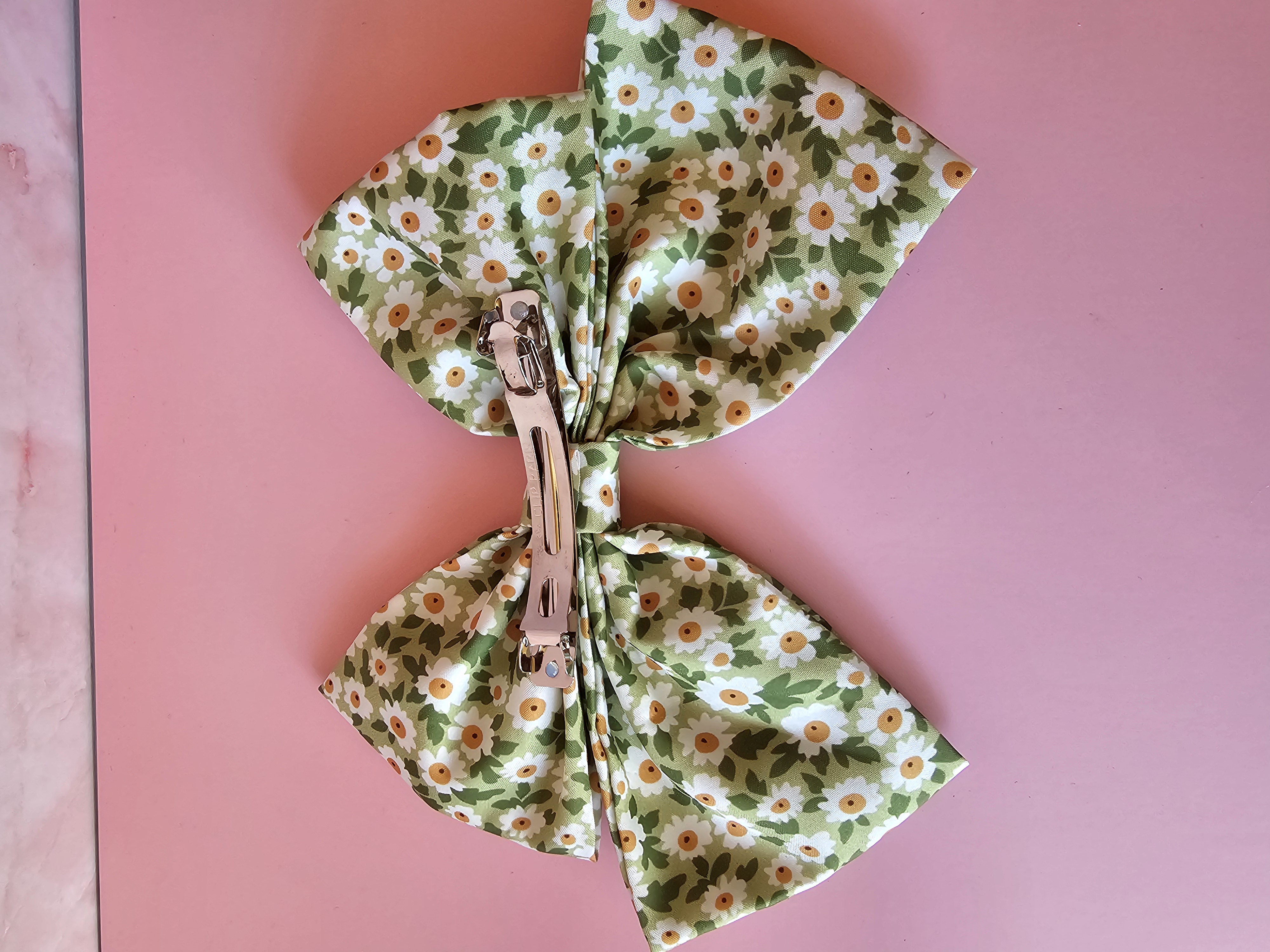 Plaukų segtukas kaspinas - žalioji ramunė