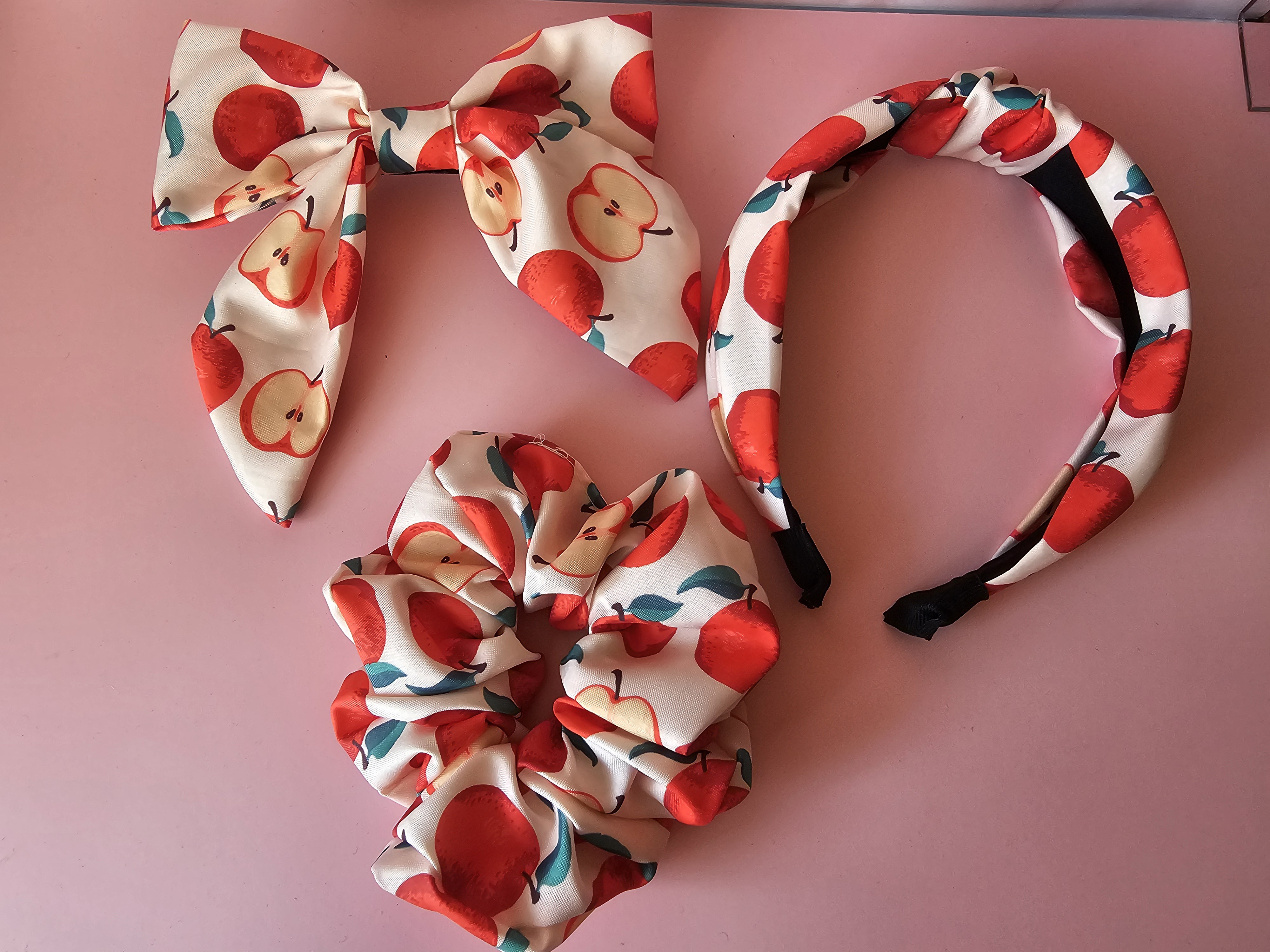 Komplektas plaukams - obuoliukas