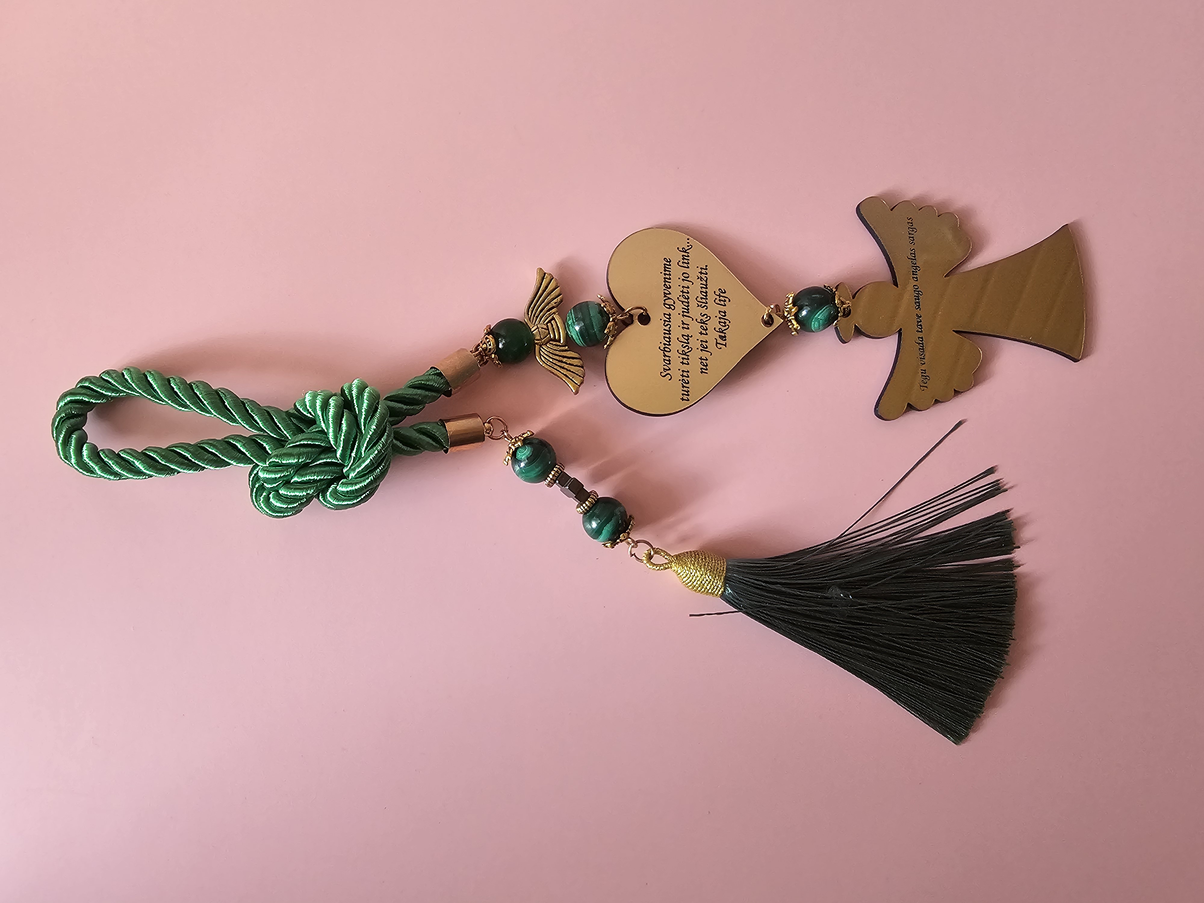 Automobilio pakabukas su užrašu "Svarbiausia gyvenime turėti tikslą..."