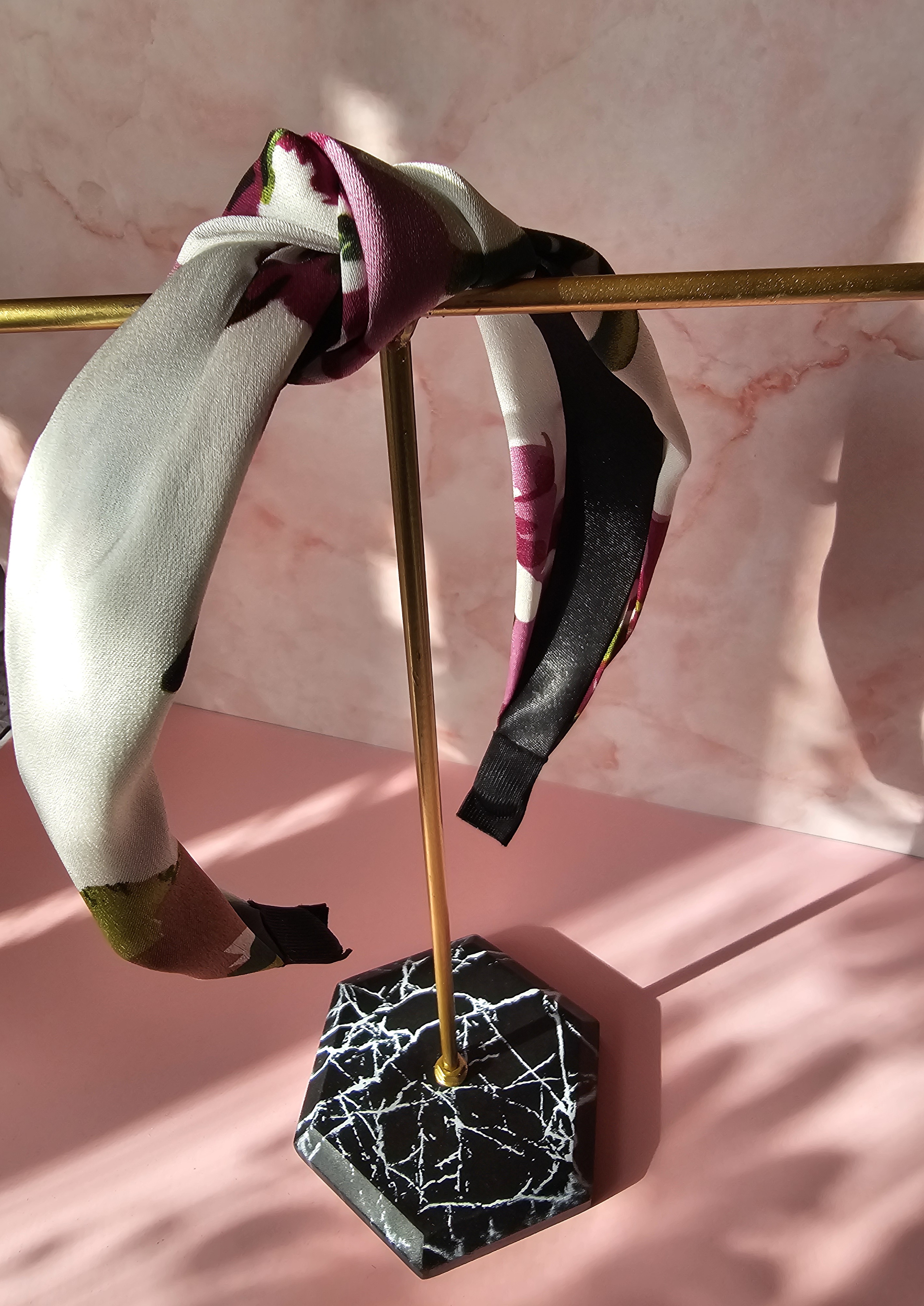 Plaukų lankelis - baltas su gėlėmis