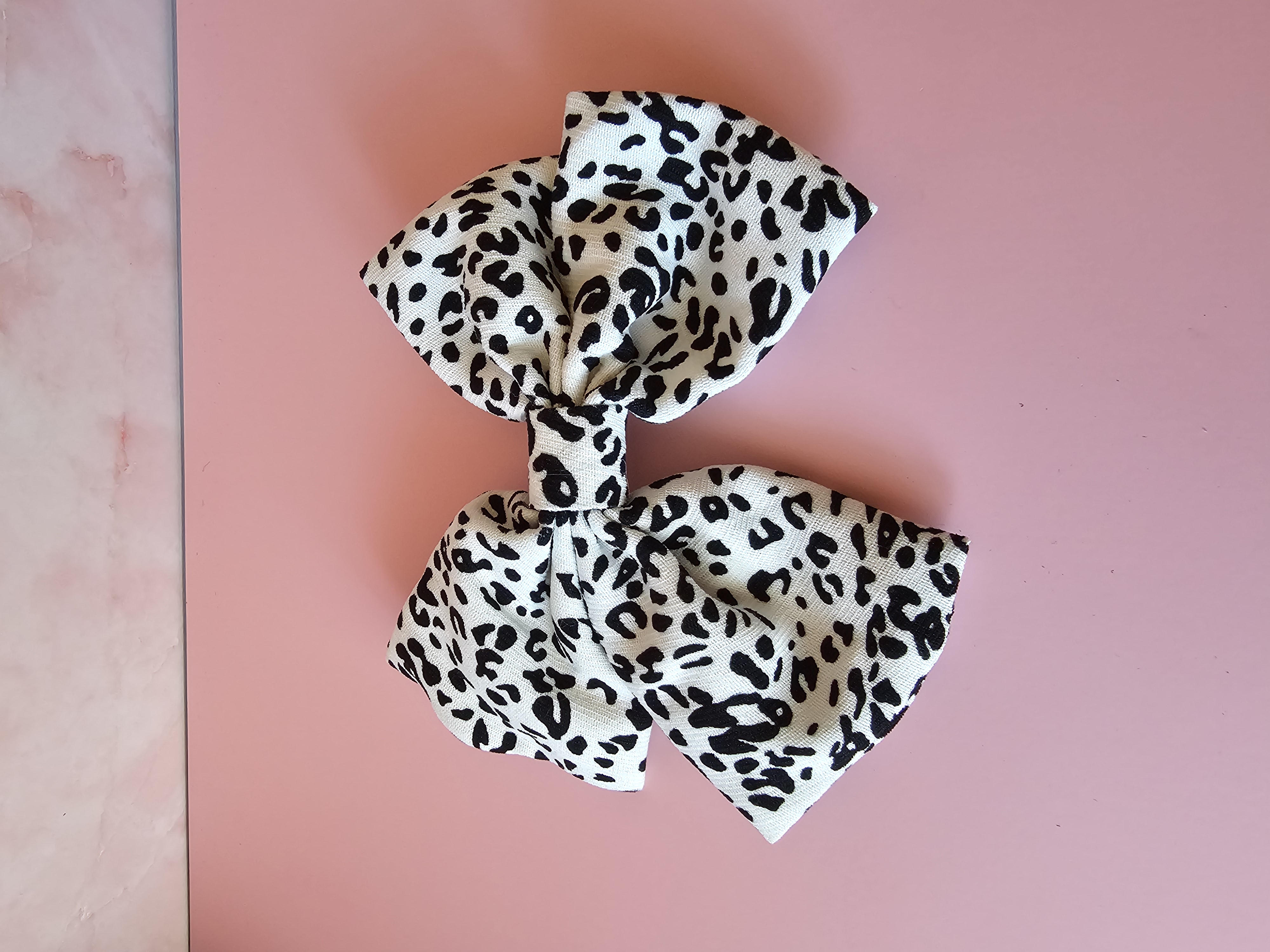 Plaukų segtukas kaspinas - baltas leo