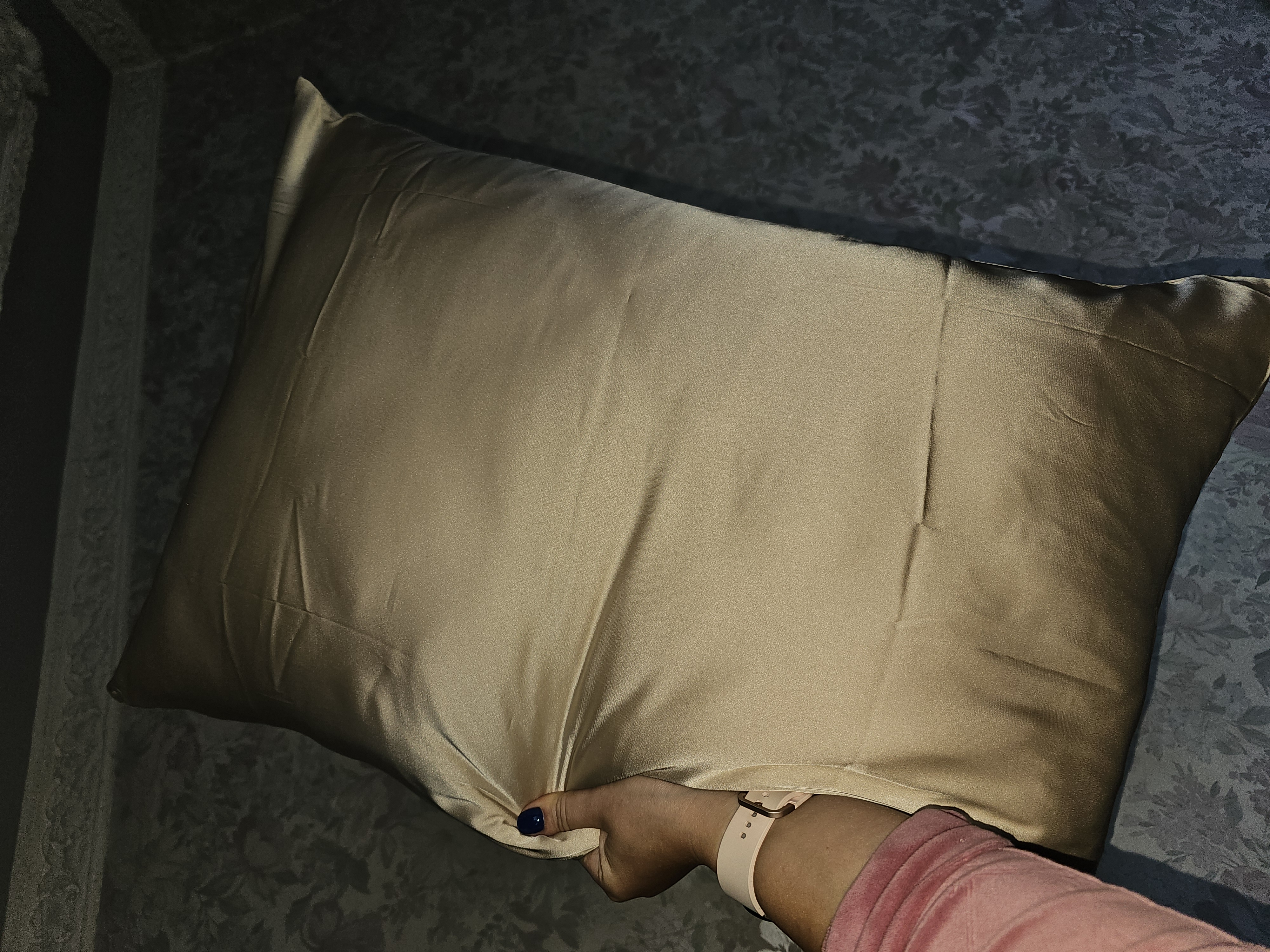 Šilko pagalvės užvalkalas švelniai ruda