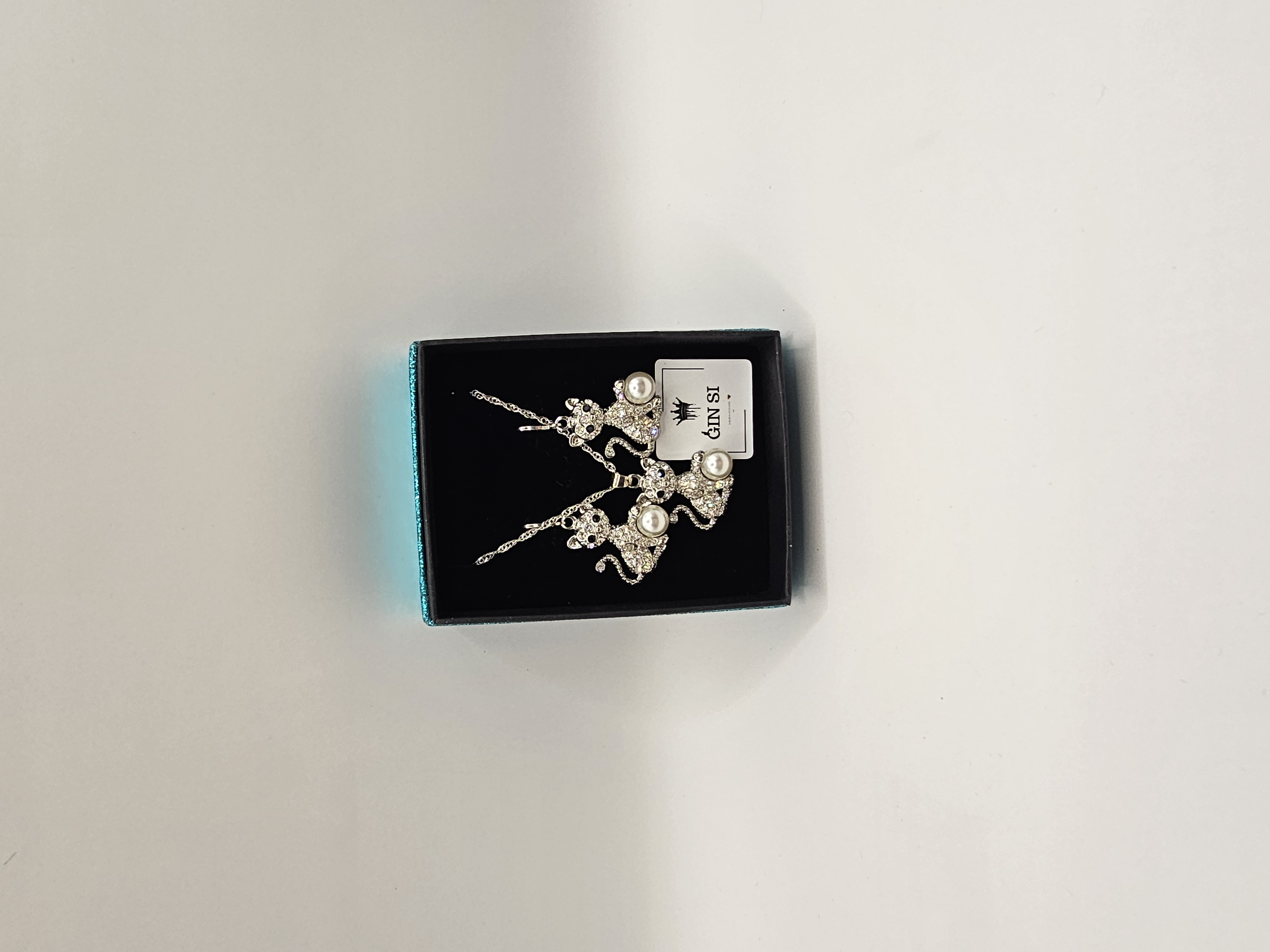 Papuošalų rinkinys karališka katė