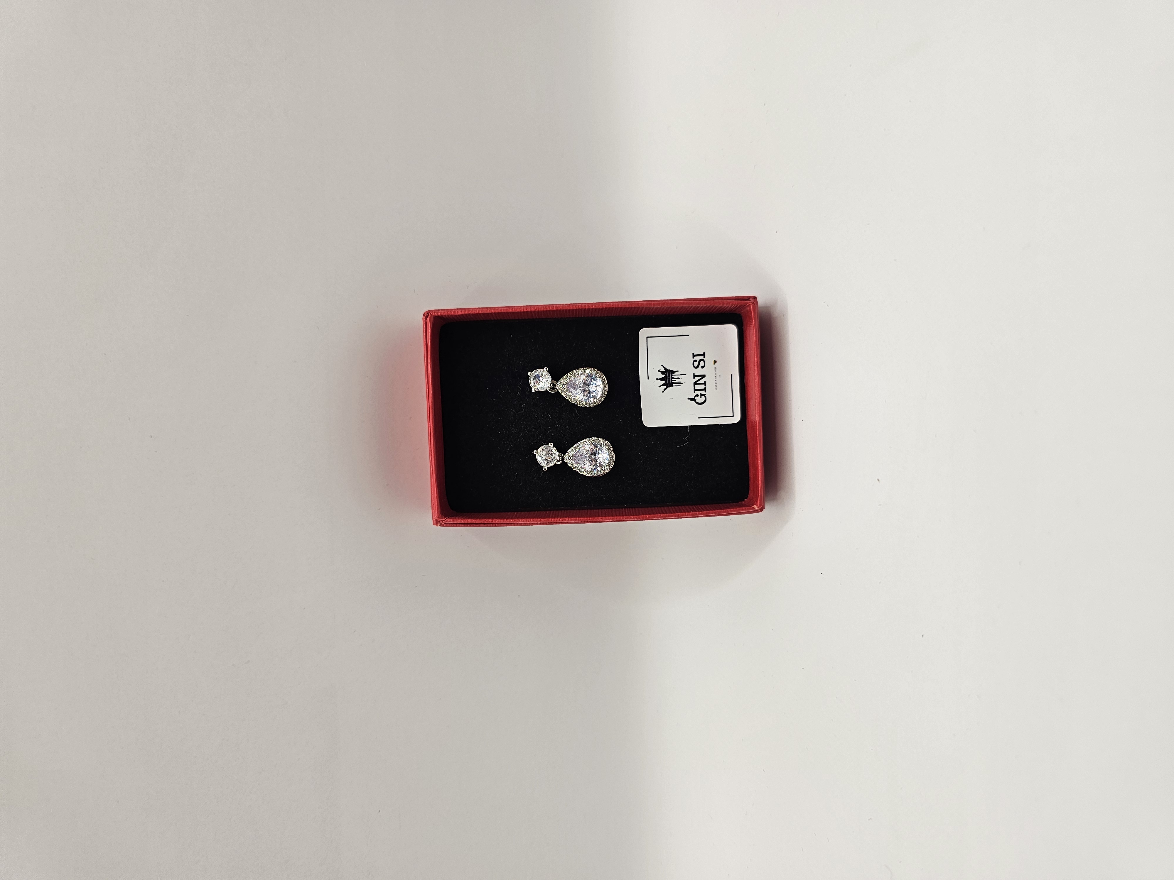 Auskarai - skaidrus lašelis