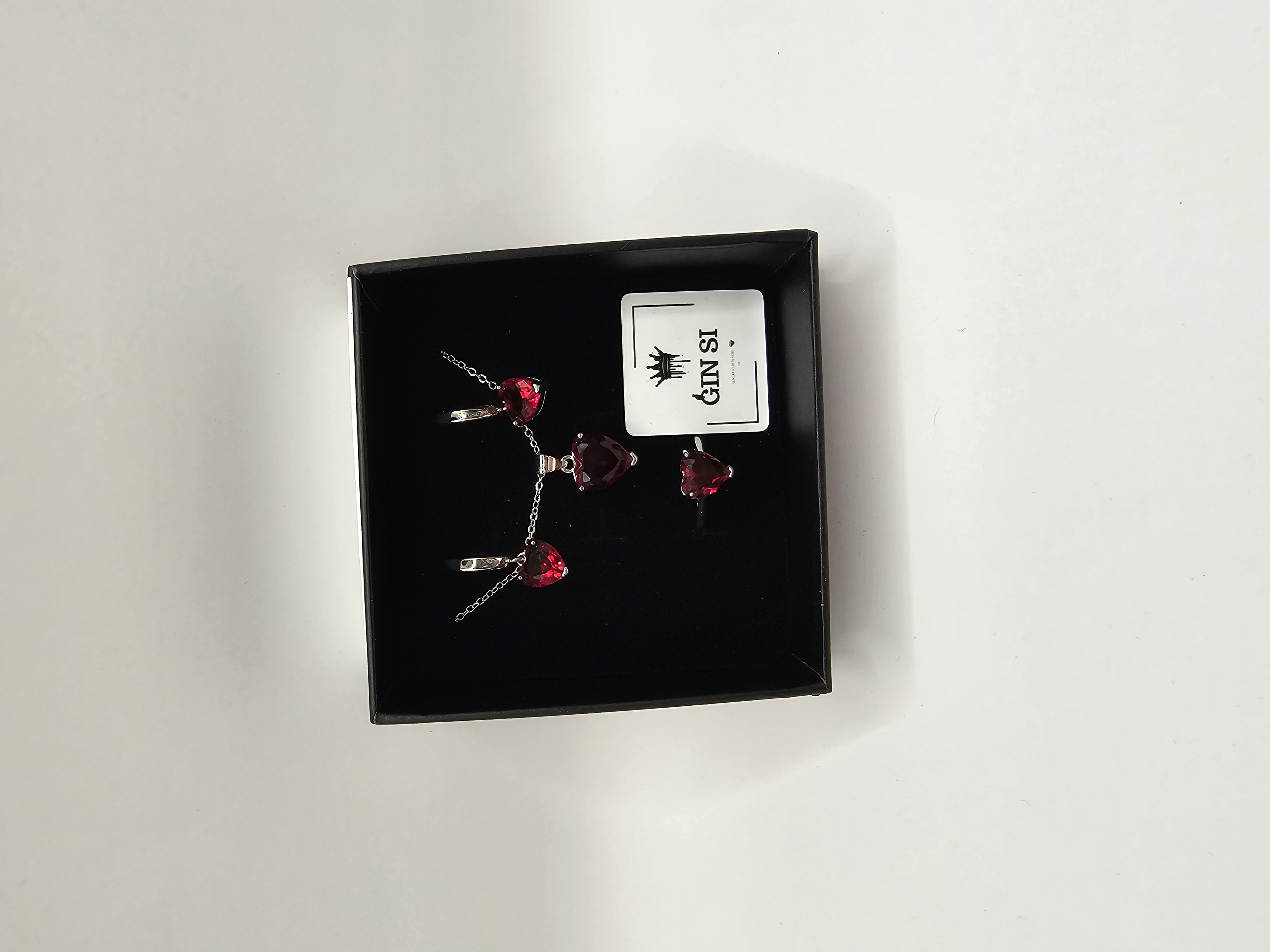 Papuošalų rinkinys širdelės su raudonu cirkoniu + žiedas