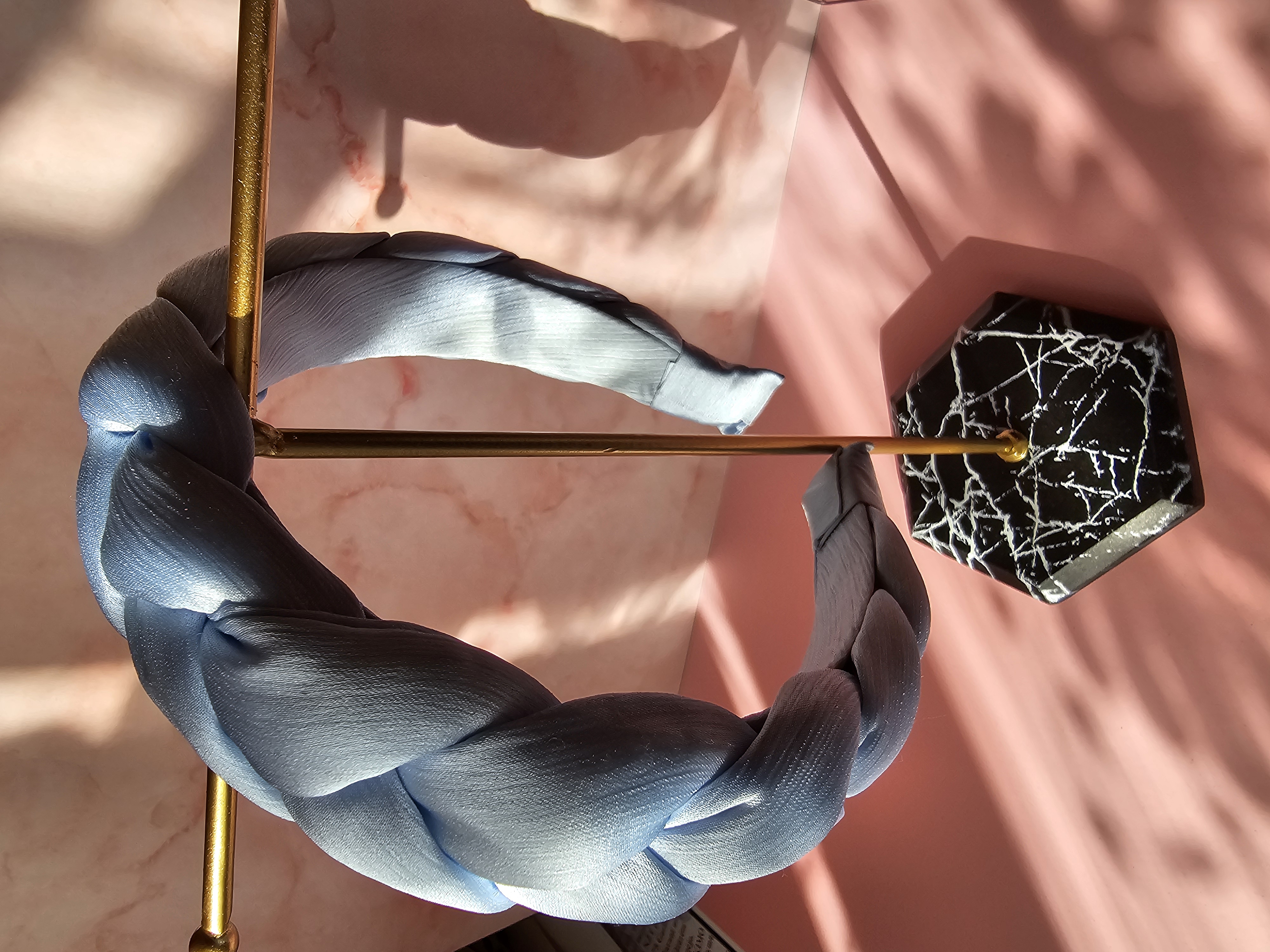 Žydras pintas plaukų lankelis