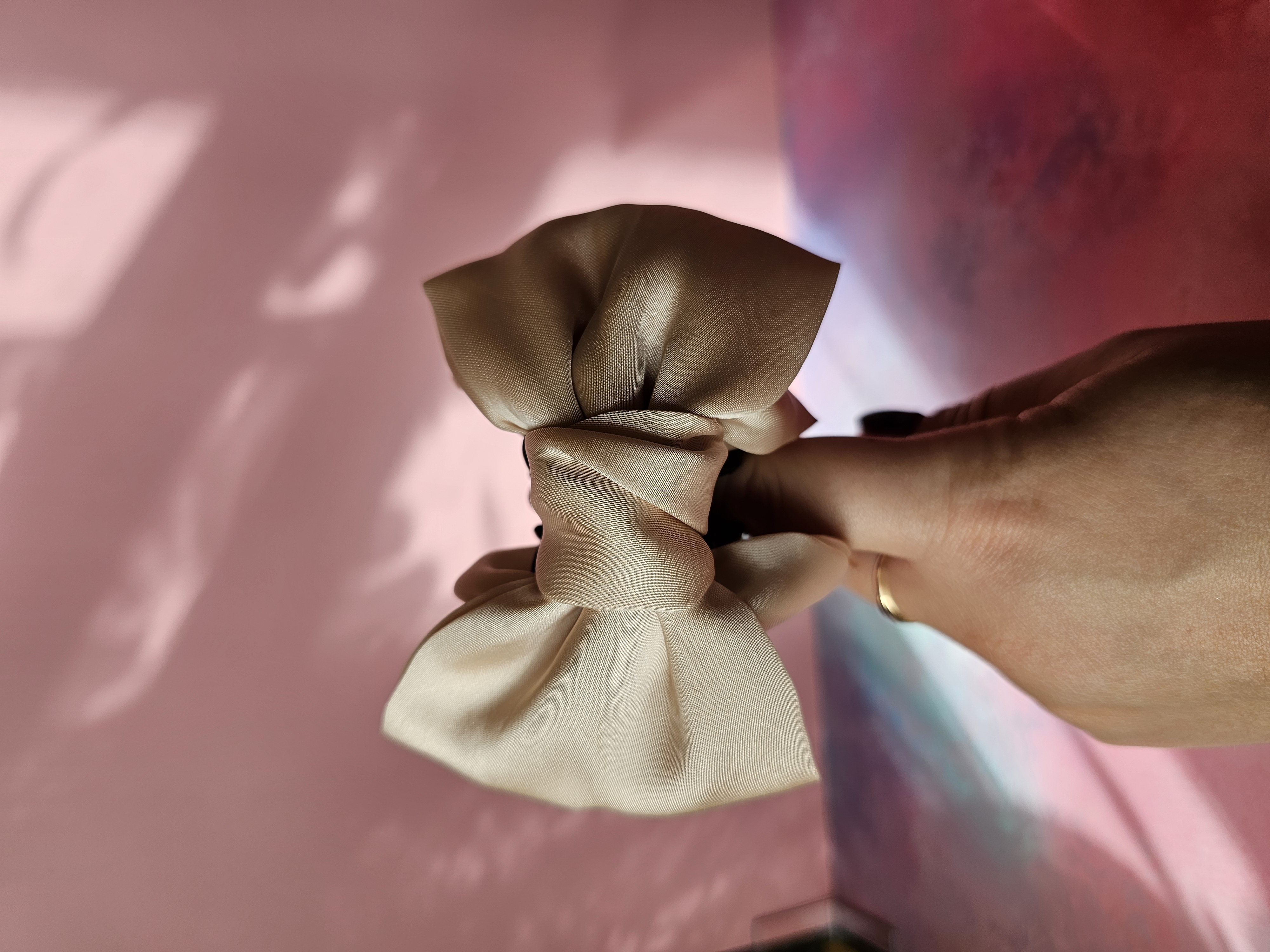 Plaukų segtukas - kreminis satino kaspinas