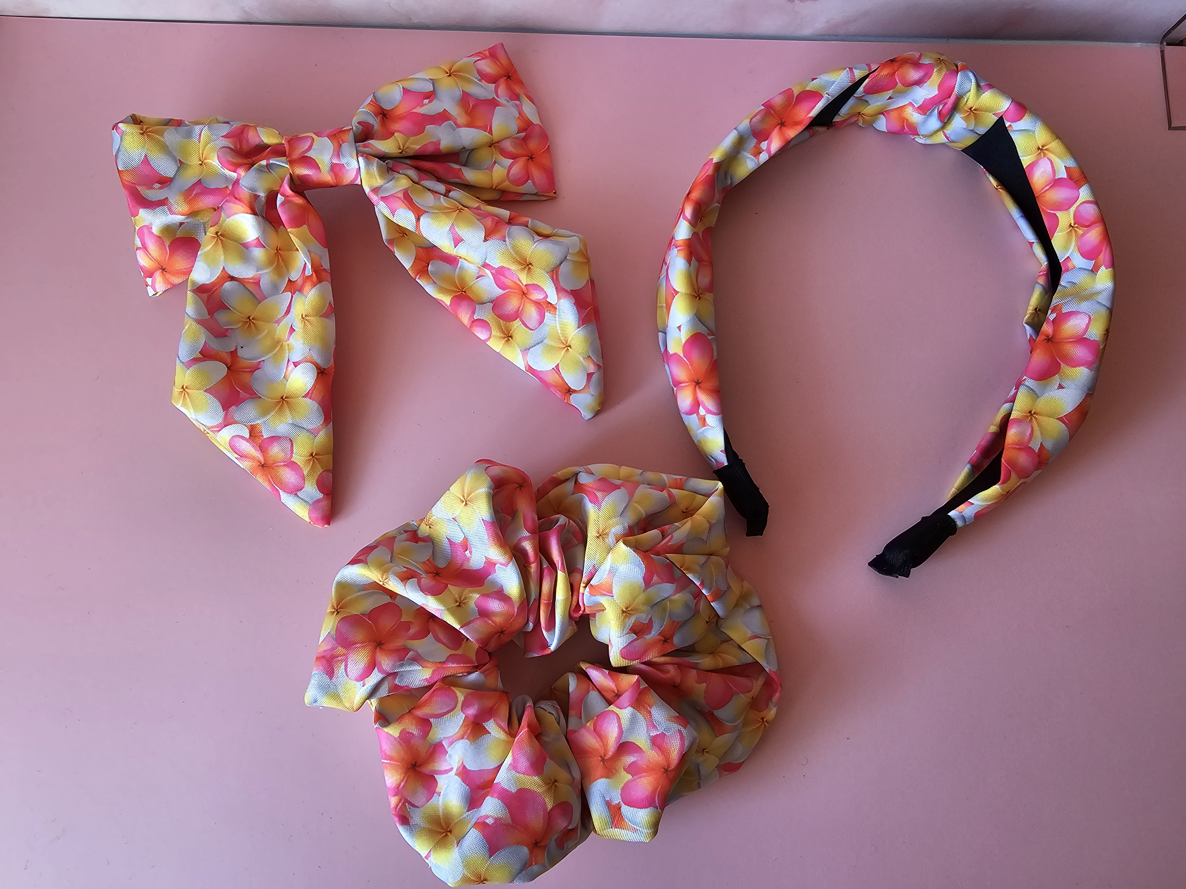 Komplektas plaukams - geltona&rožinė gėlės