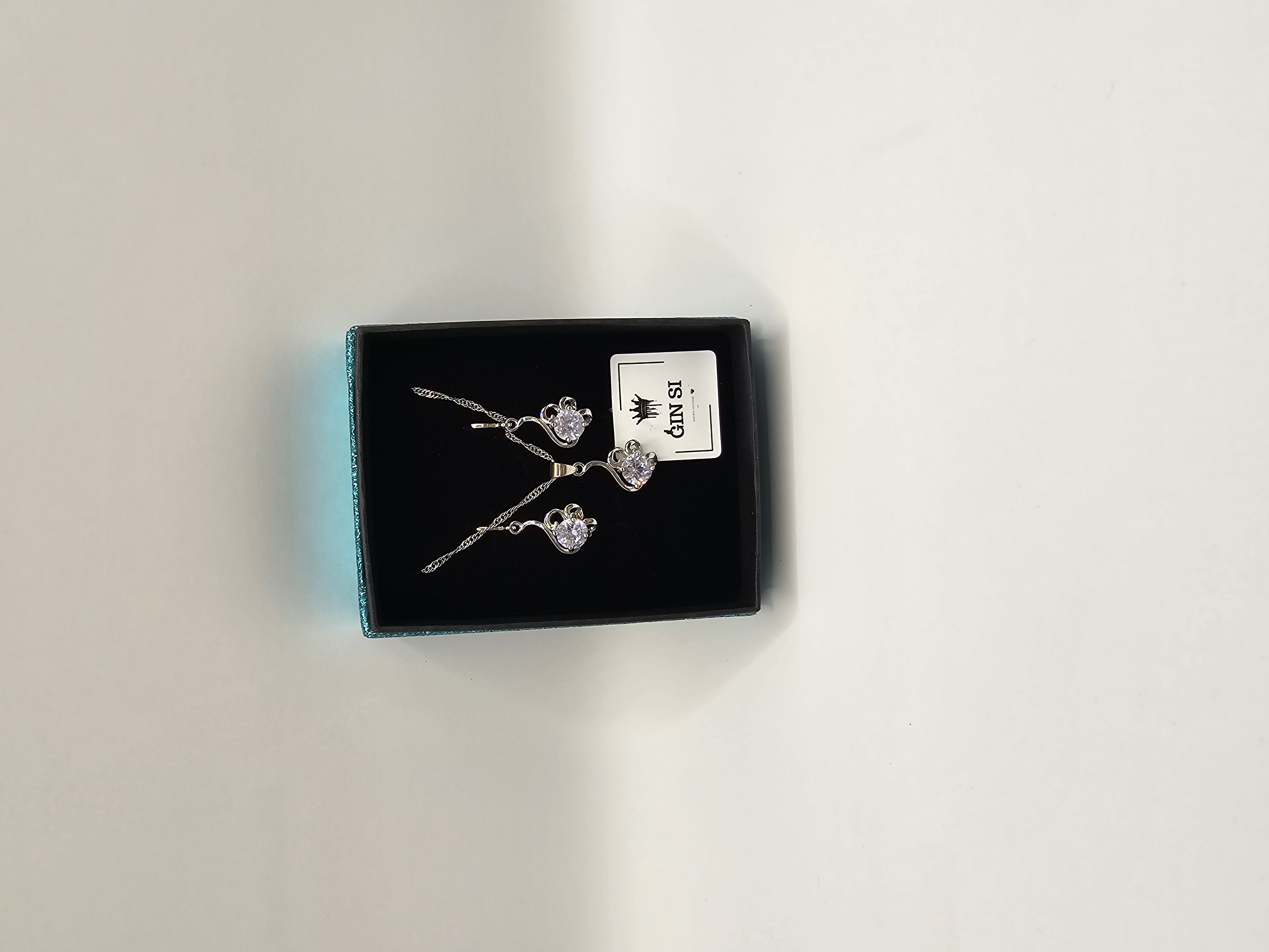 Papuošalų rinkinys su cirkoniais sidabro spalvos gėlės