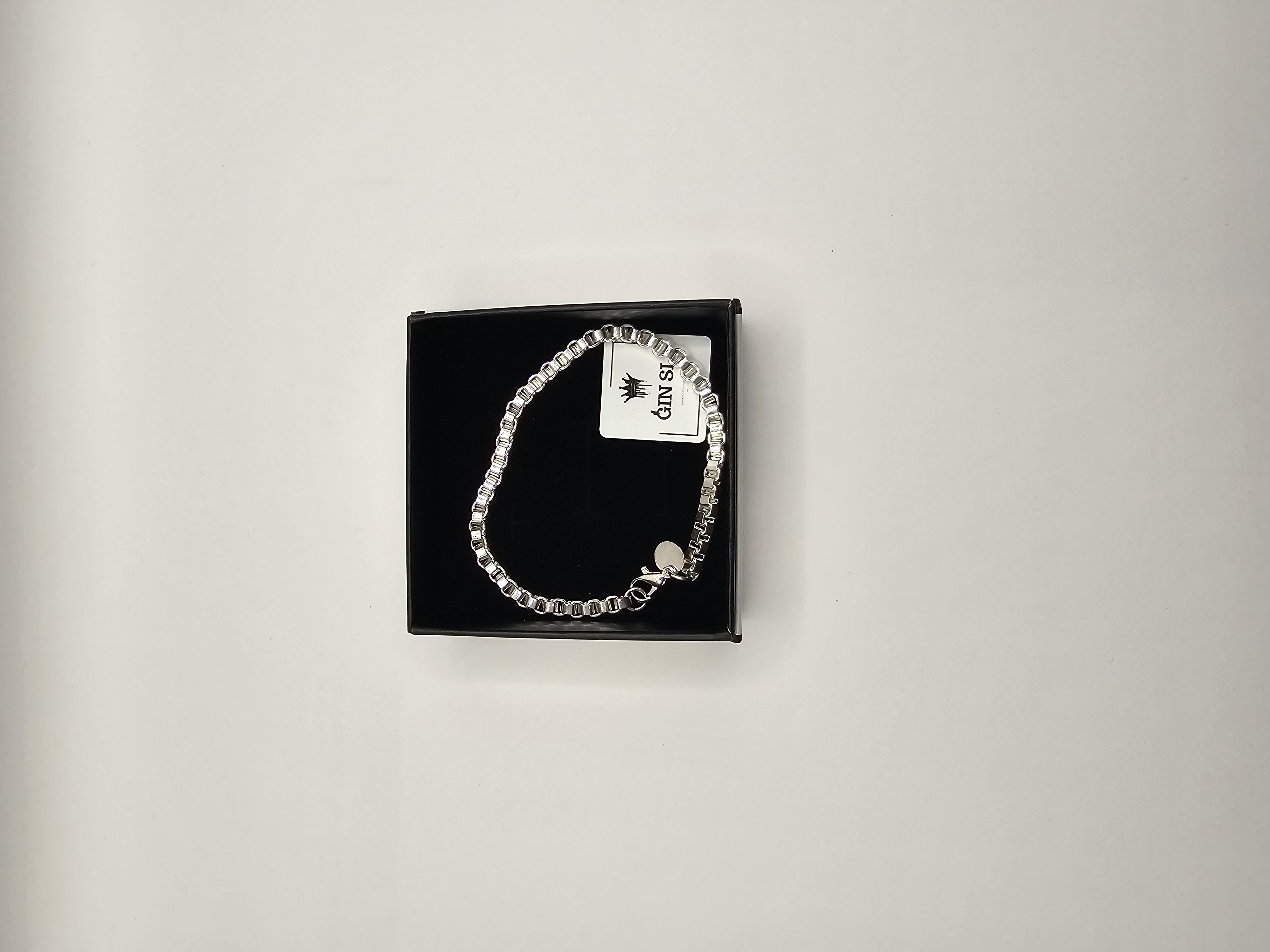 Klasikinė pinta apyrankė