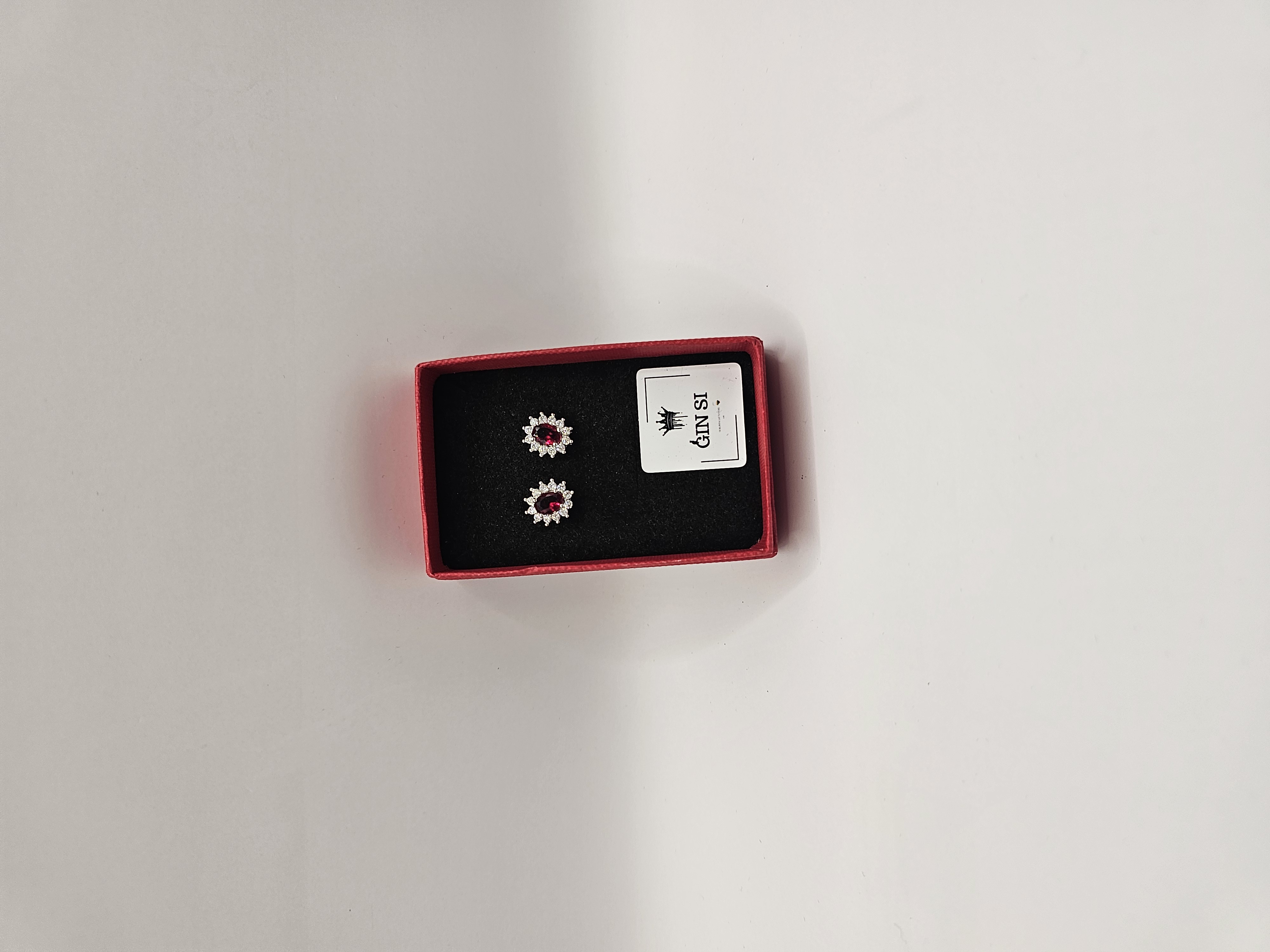 Auskarai mini karališka gėlė su raudonu cirkoniu