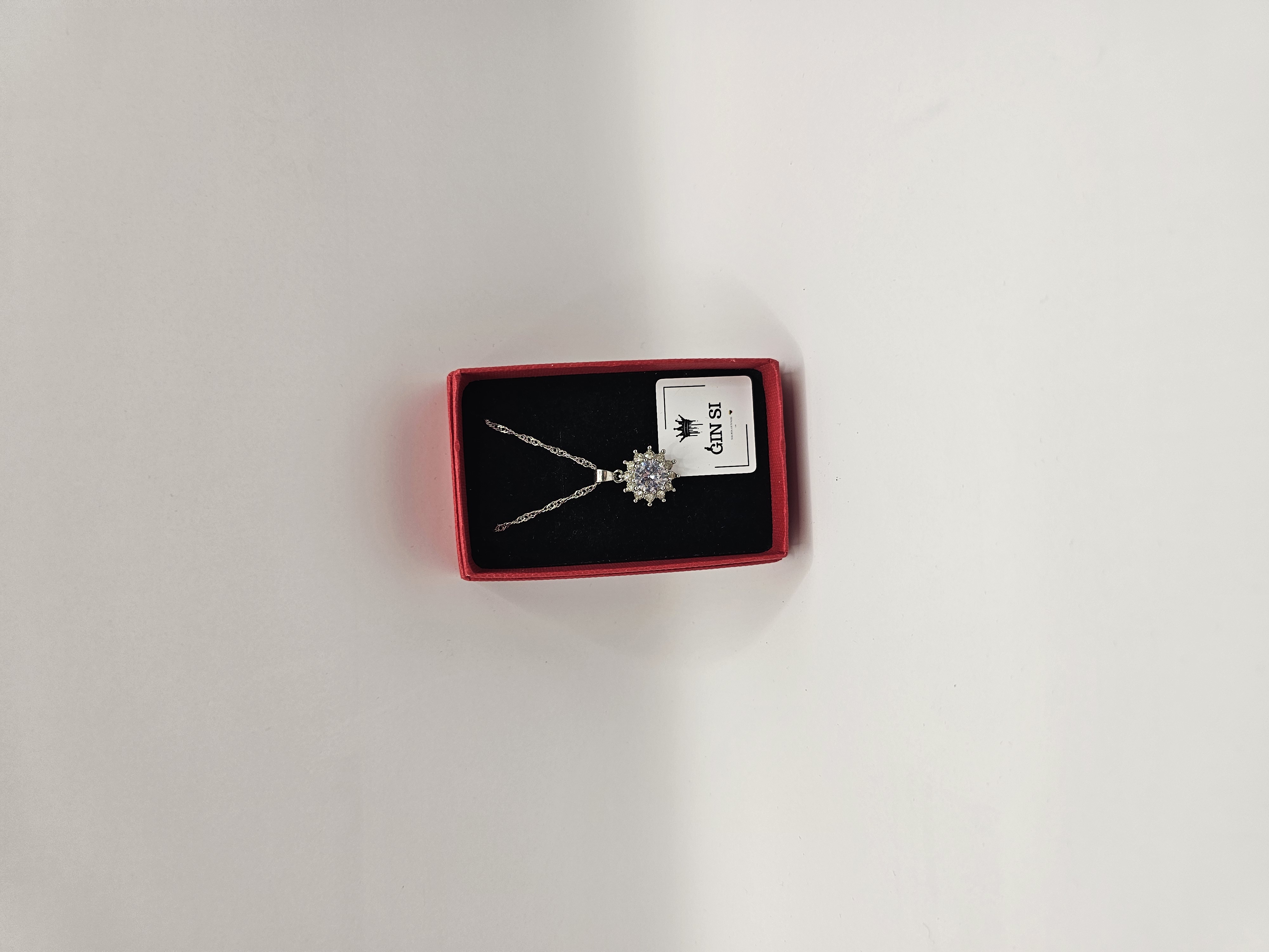 Grandinėlė - cirkonio saulė