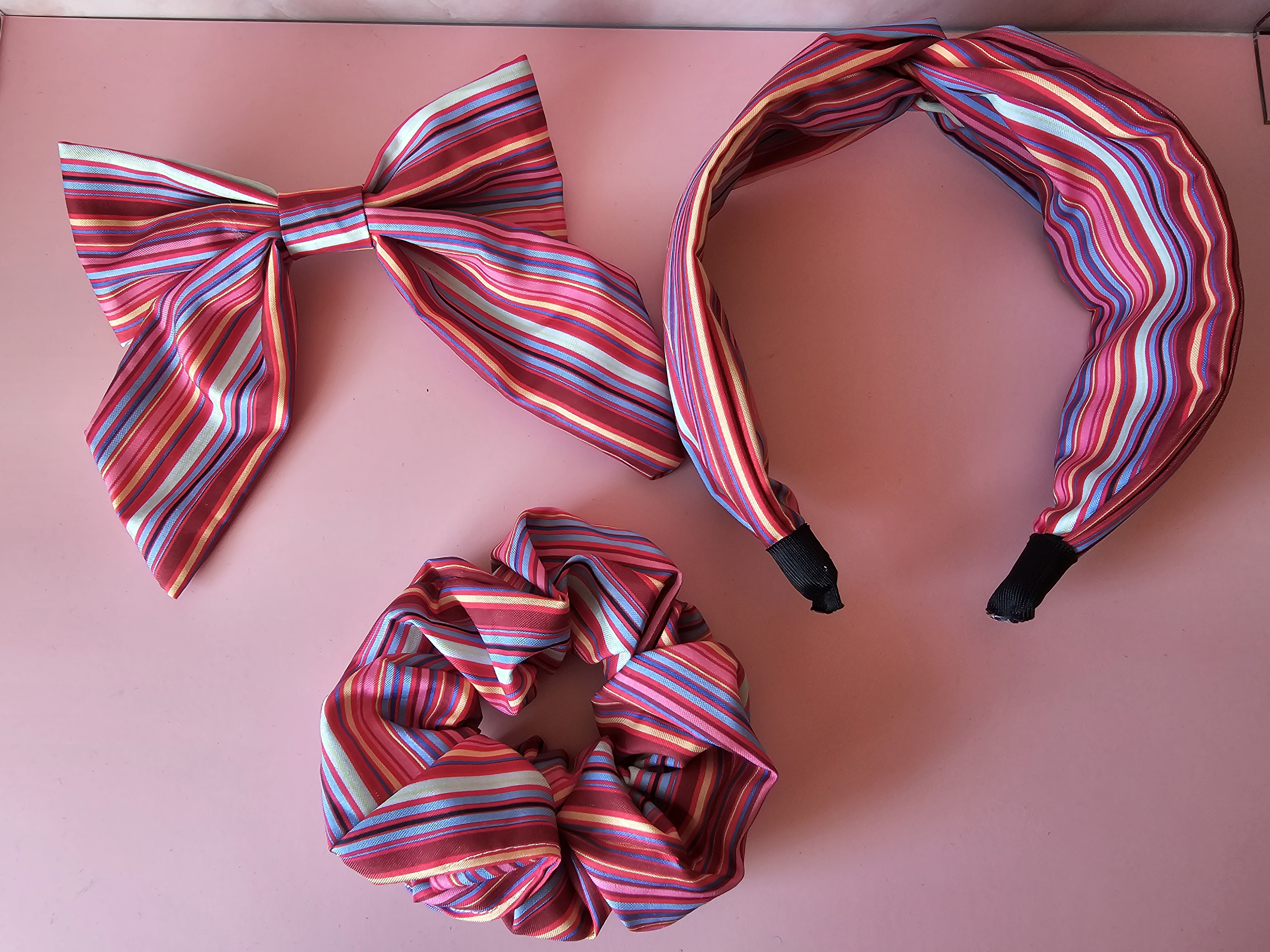 Komplektas plaukams - ryškūs rožiniai raštai