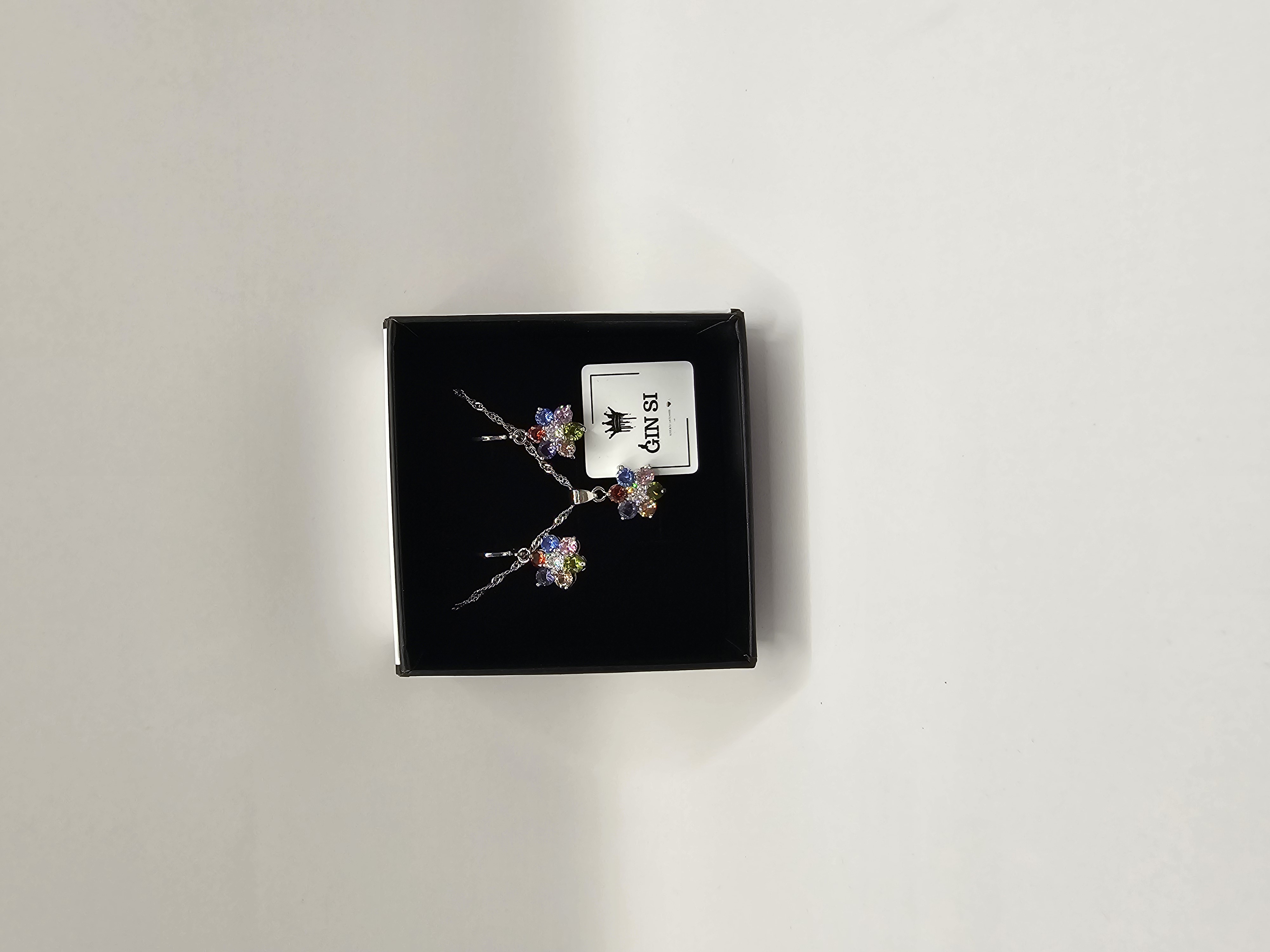 Papuošalų rinkinys - puošnios gėlės