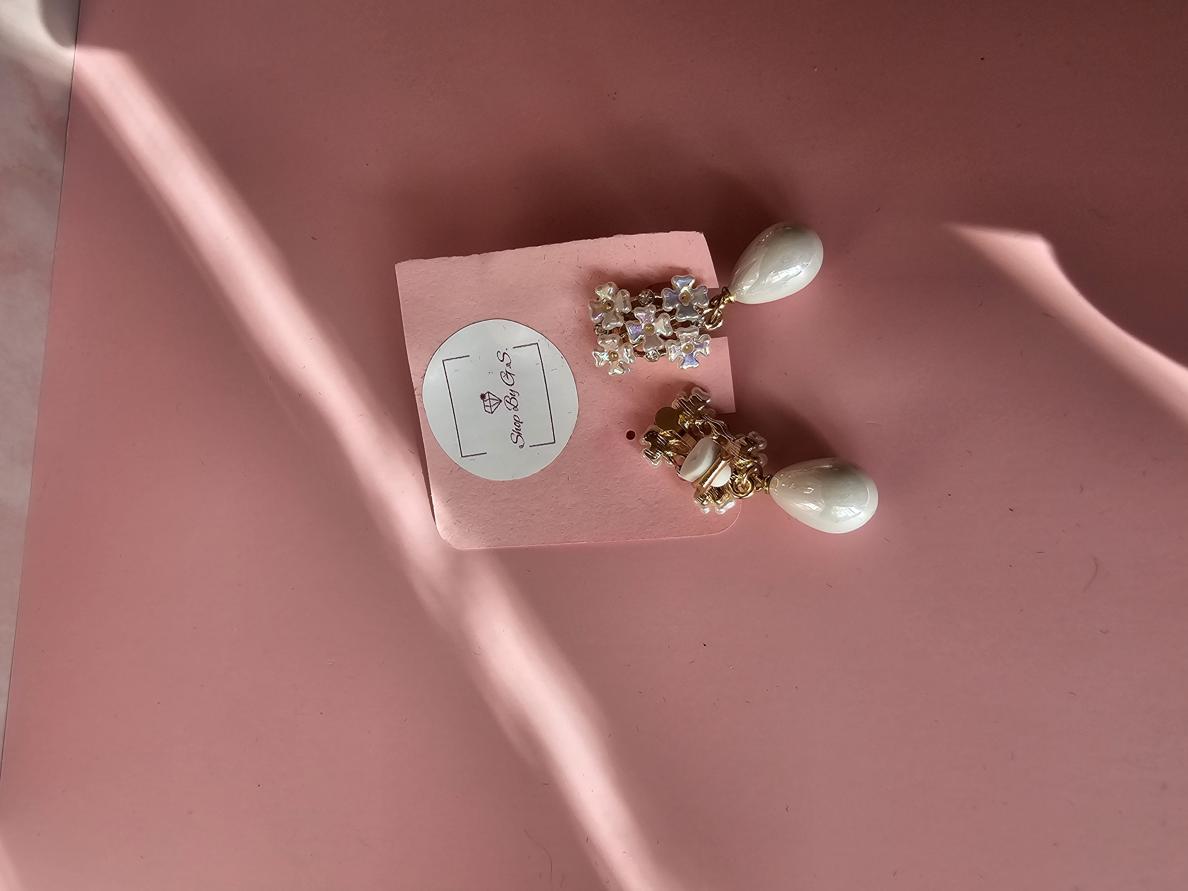 Auskarai - klipsai - baltas žiedas