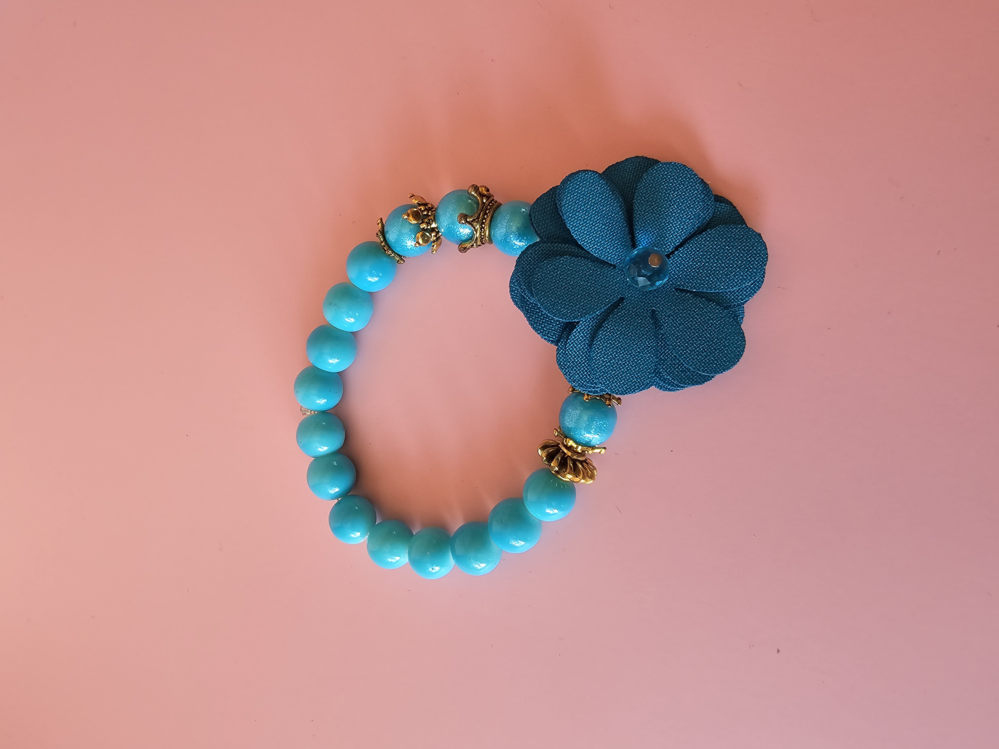 Mėlyna apyrankė su užrašu "Draugės"