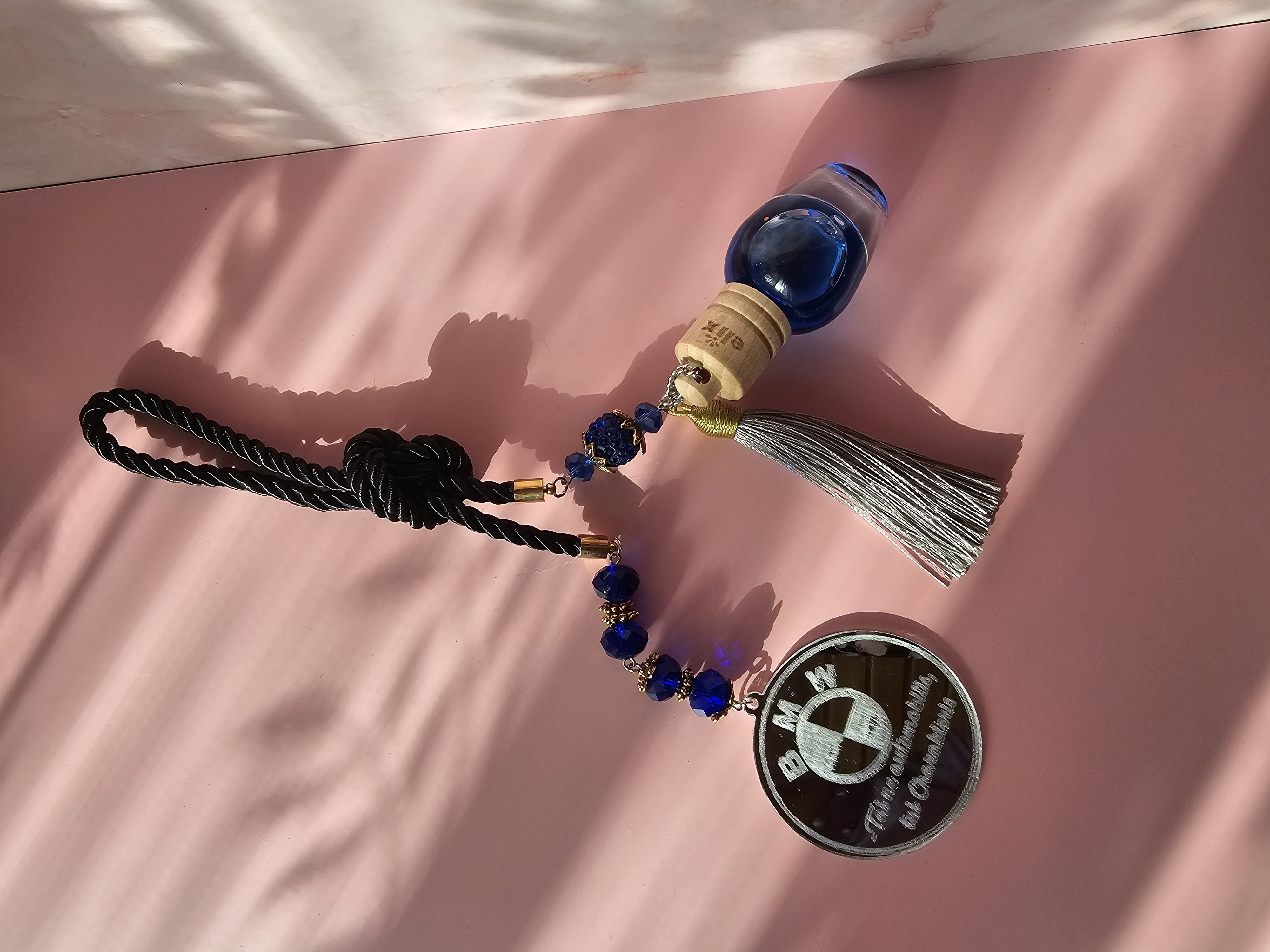 Automobilio pakabukas ir kvapukas BMW