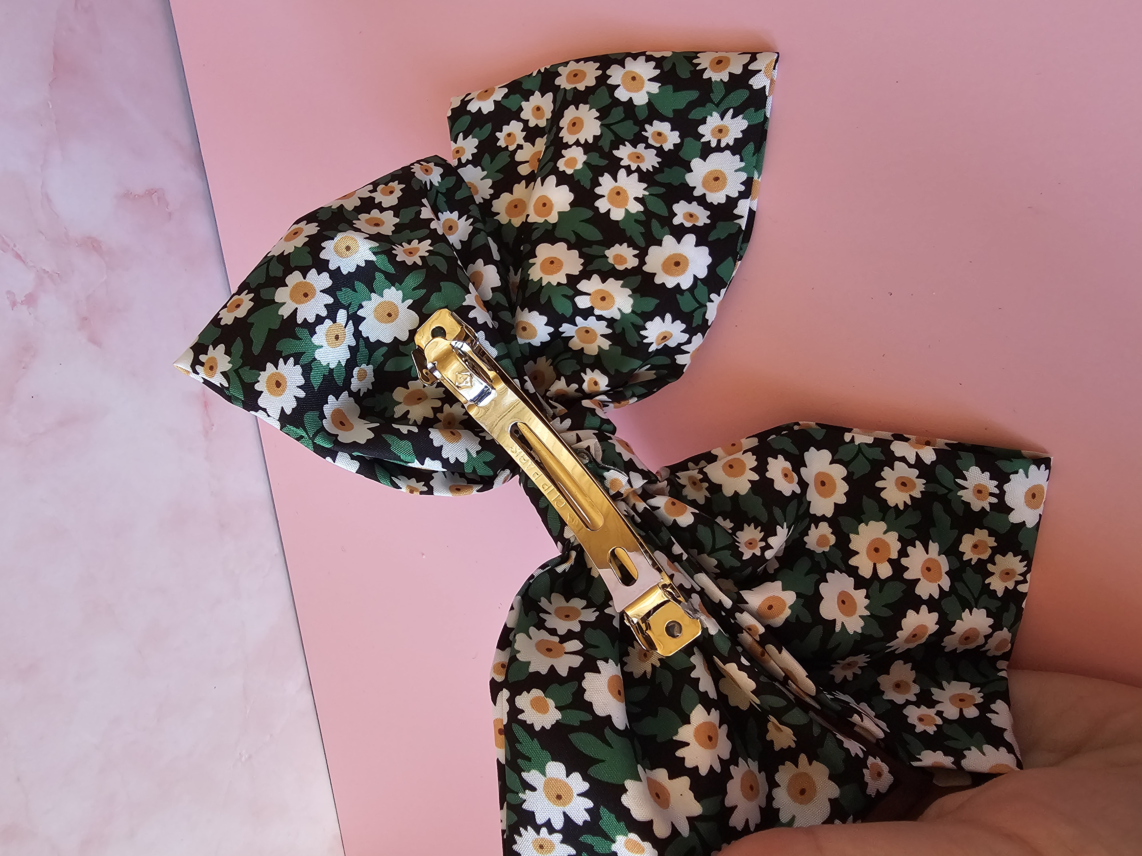 Plaukų segtukas kaspinas - žalios&juodos ramunės