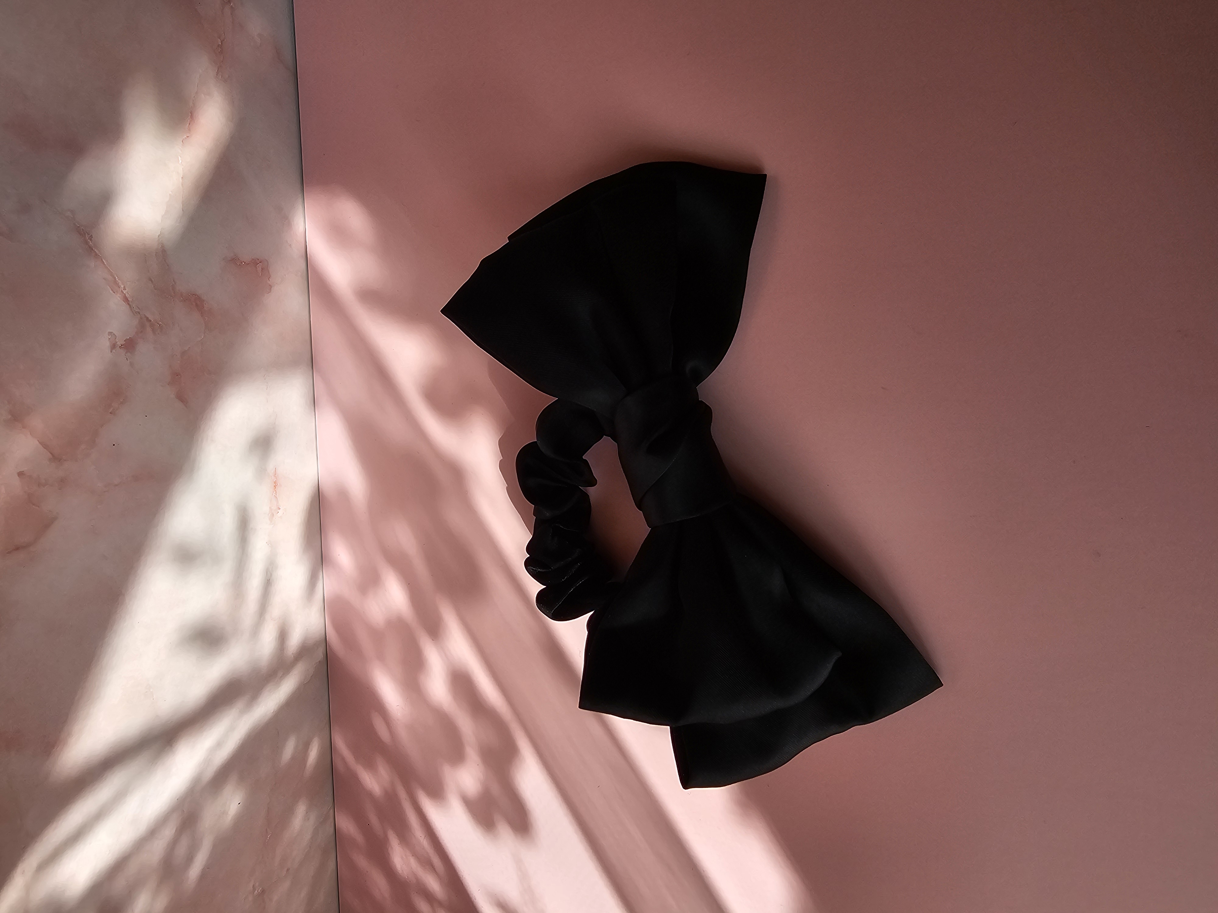 Plaukų gumytė - juodas kaspinas