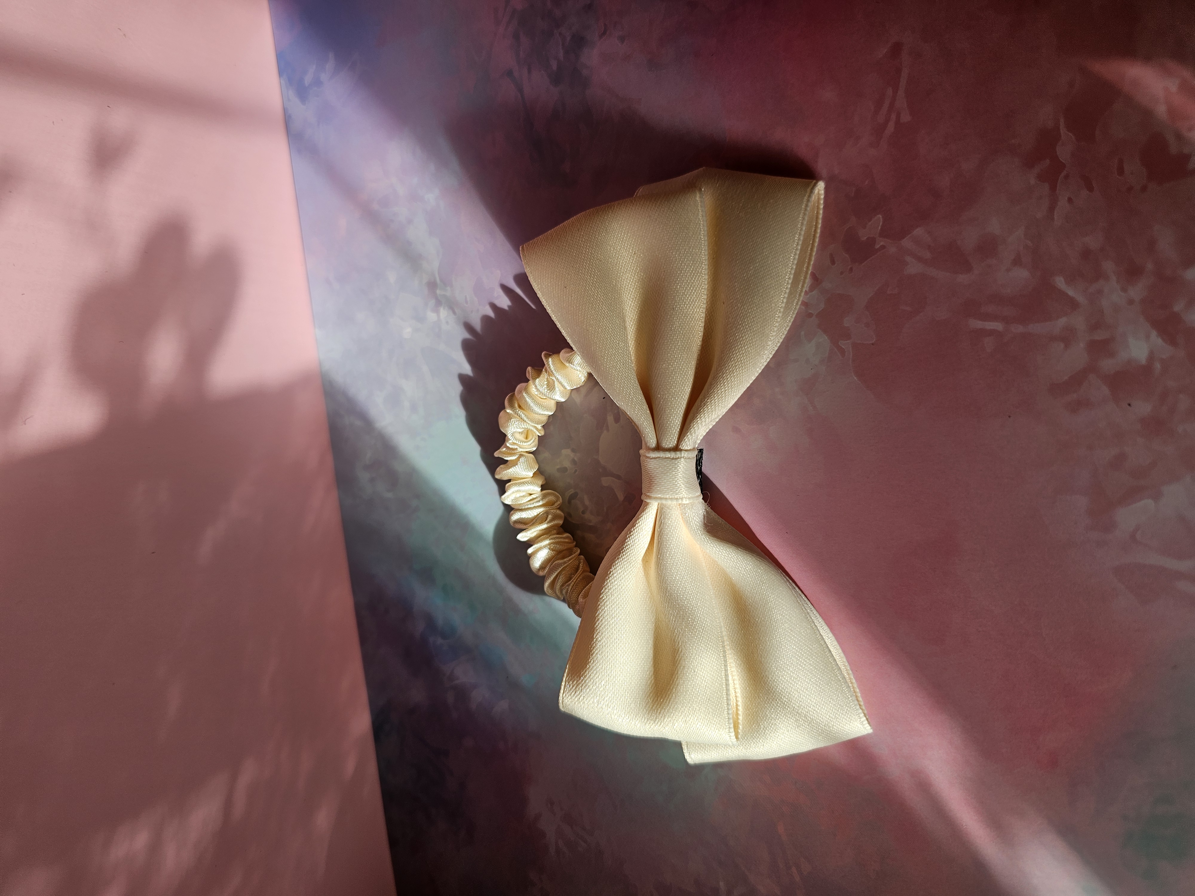 Plaukų gumytė - baltas midi kaspinas