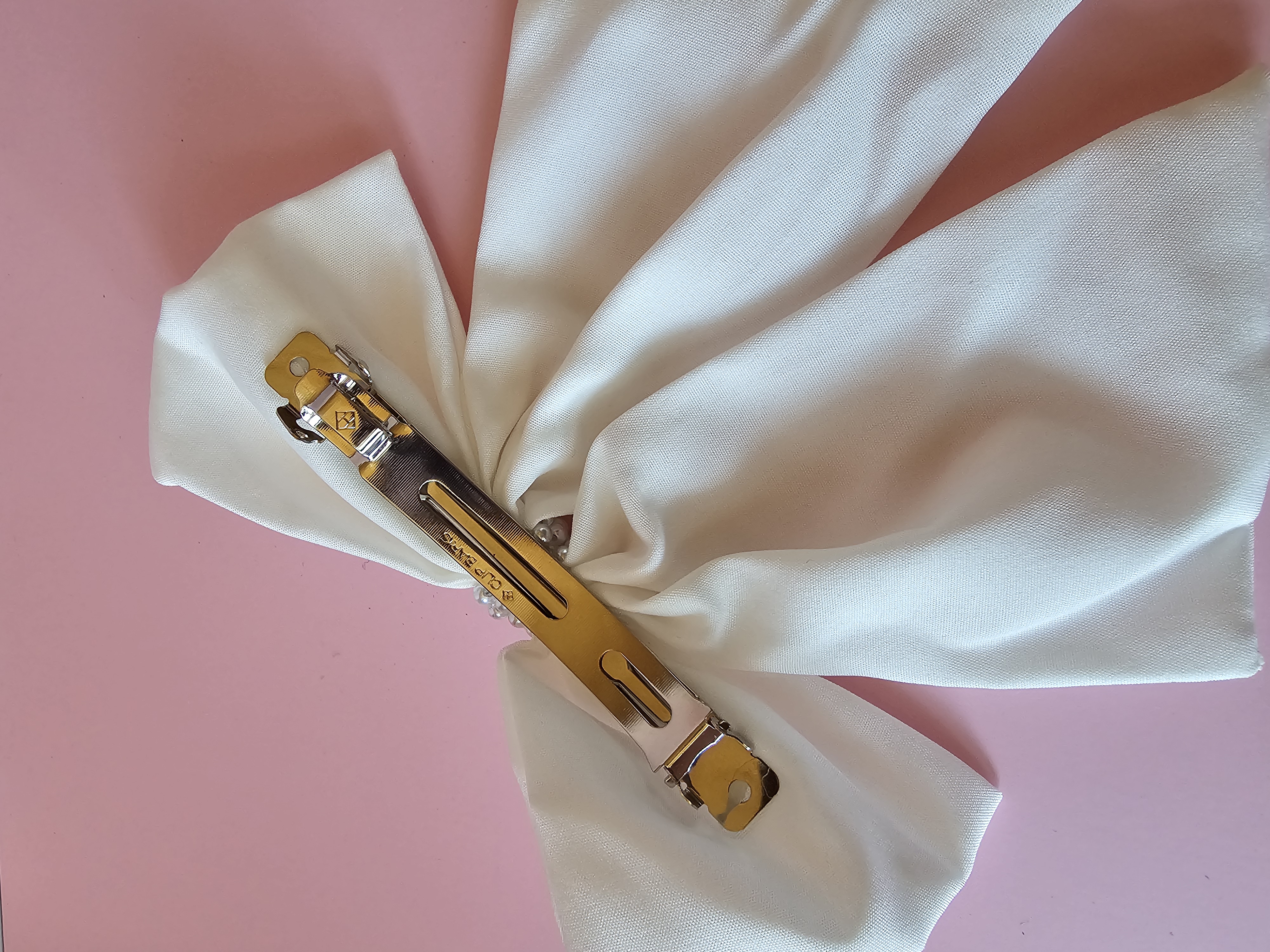 Plaukų segtukas kaspinas - baltas puošnus