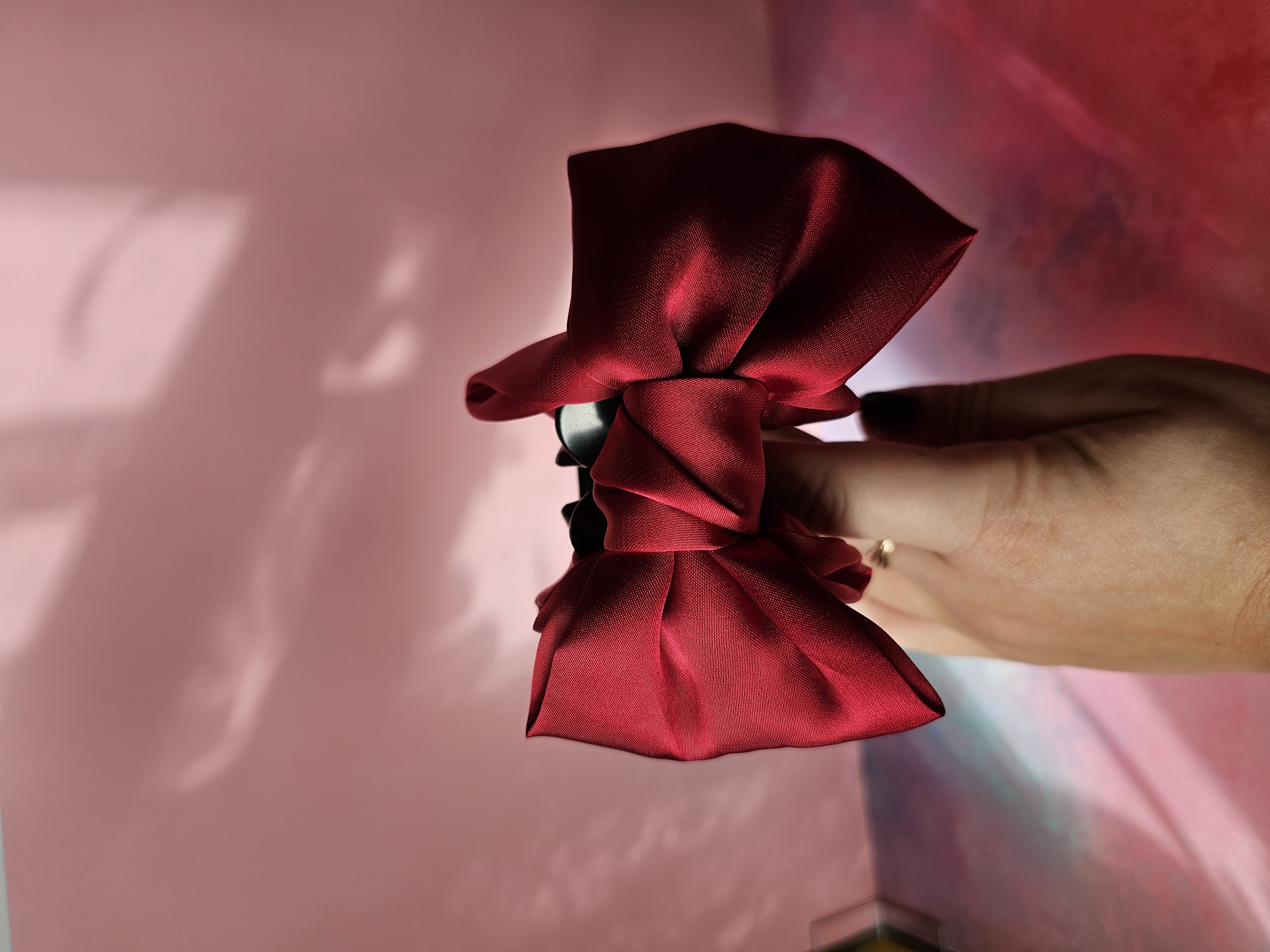 Plaukų segtukas - raudono satino kaspinas