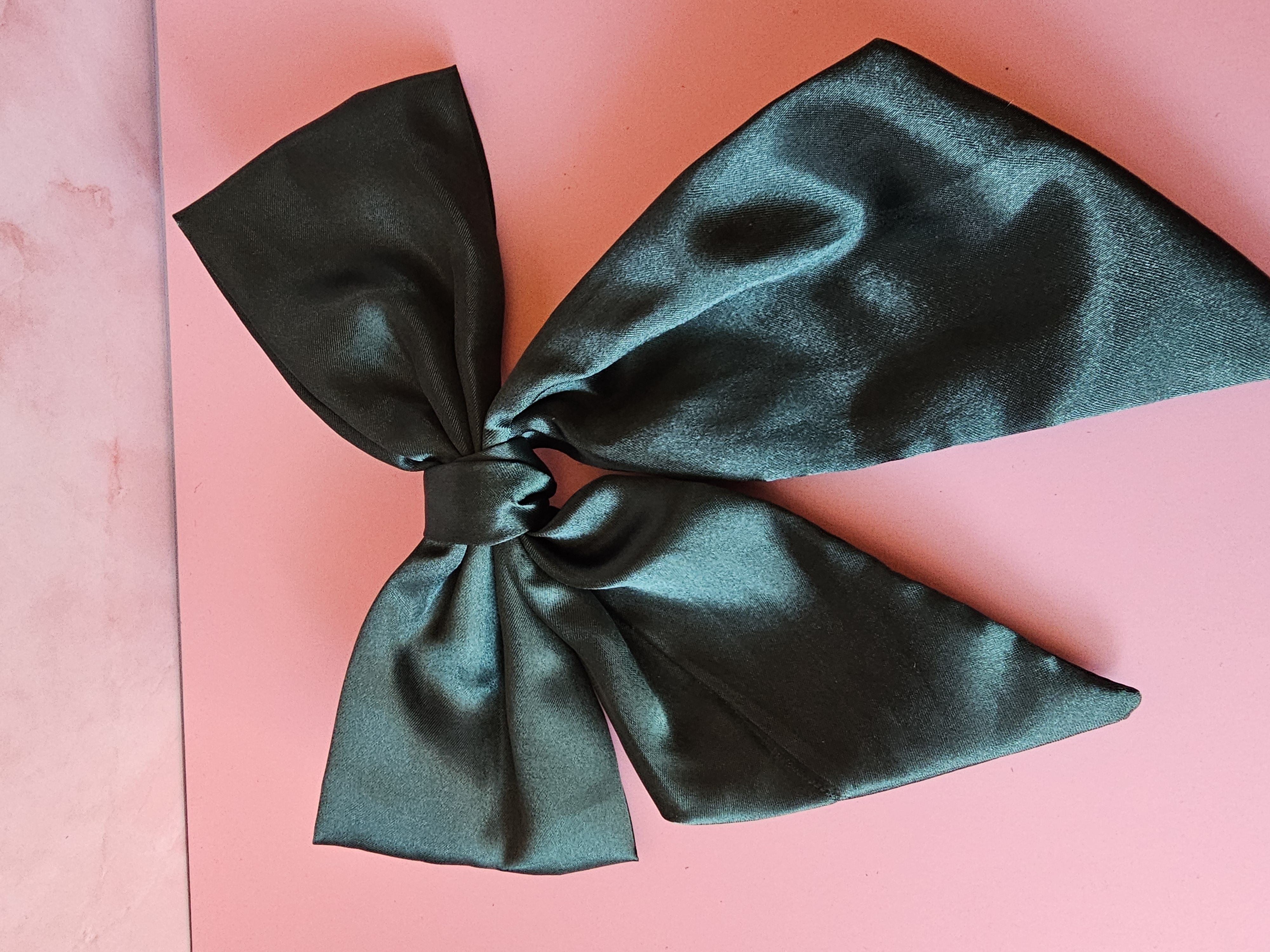 Plaukų segtukas kaspinas - didelis žalias satinas