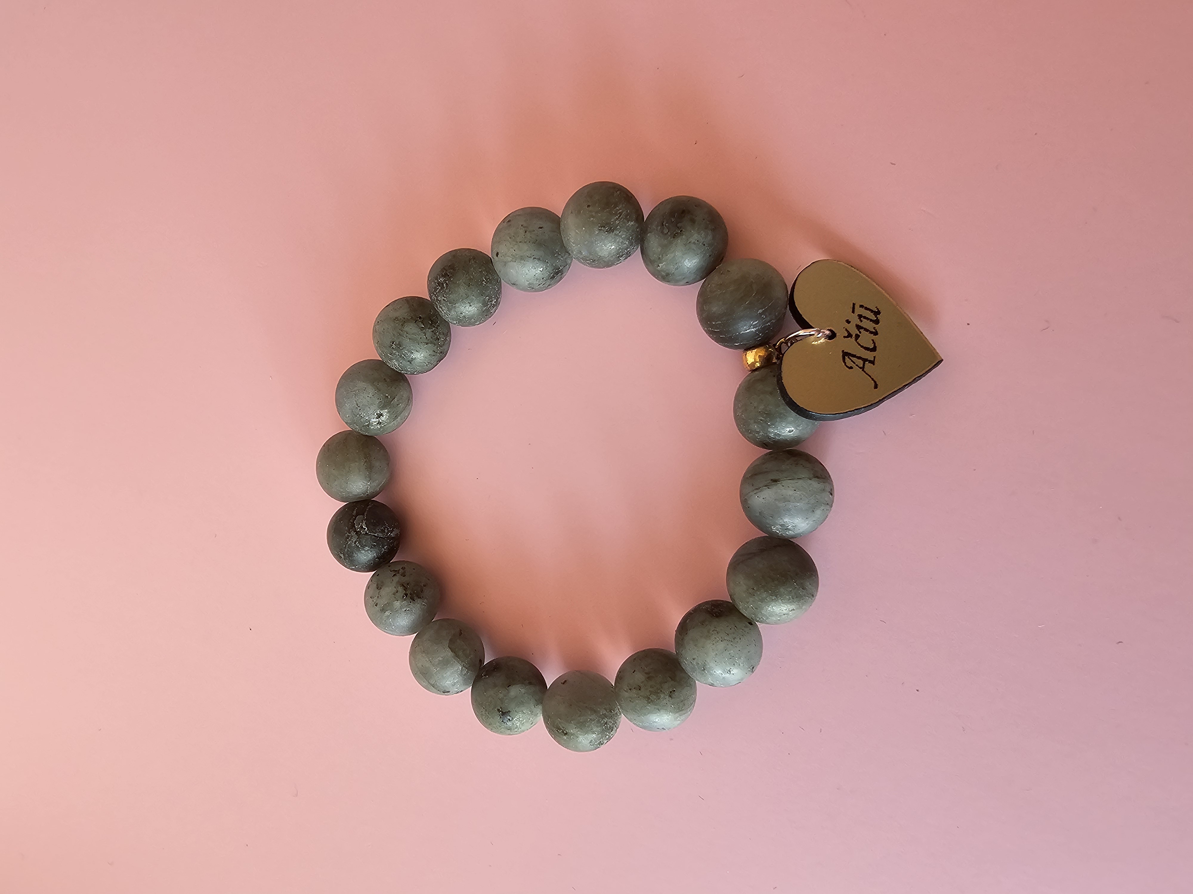 Apyrankė su užrašu "Ačiū"