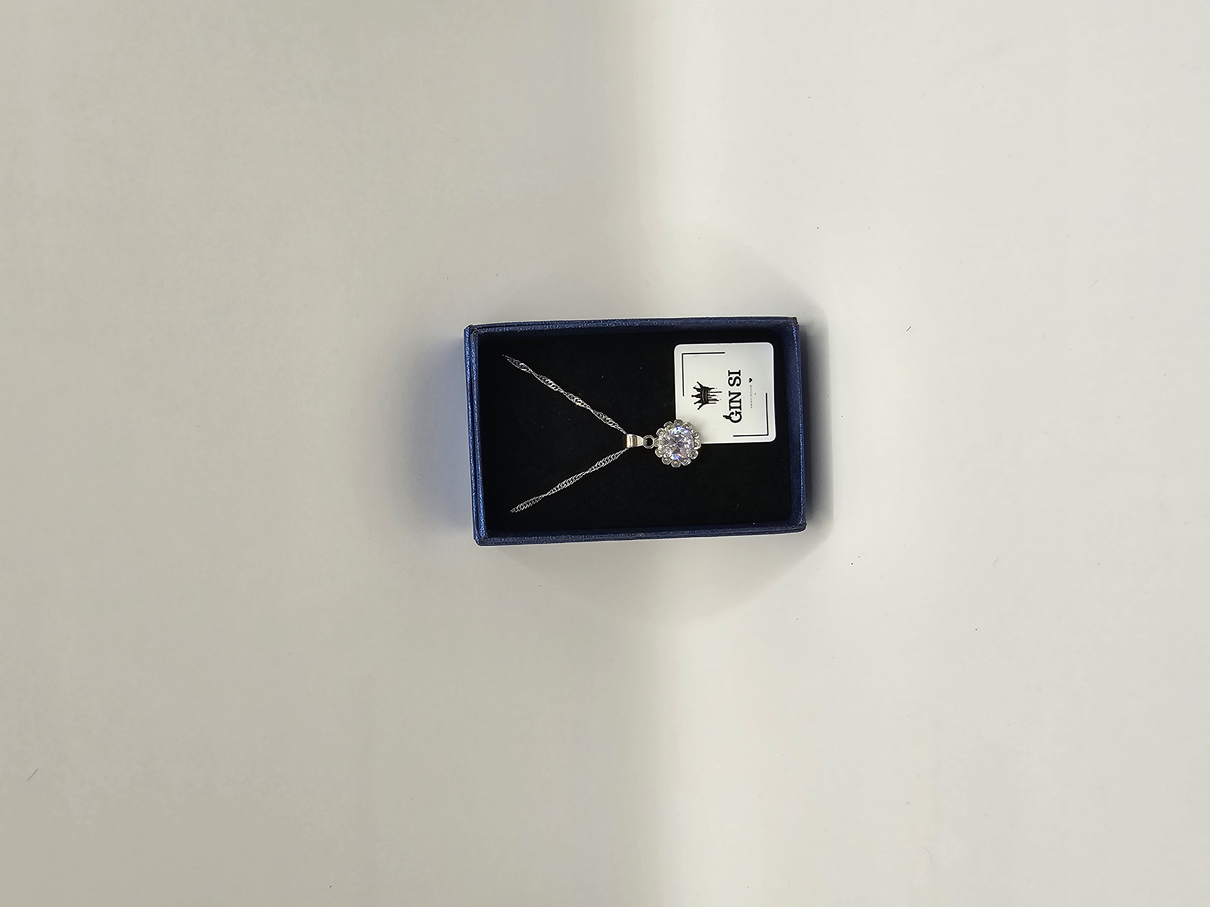 Grandinėlė - cirkonio ramunė