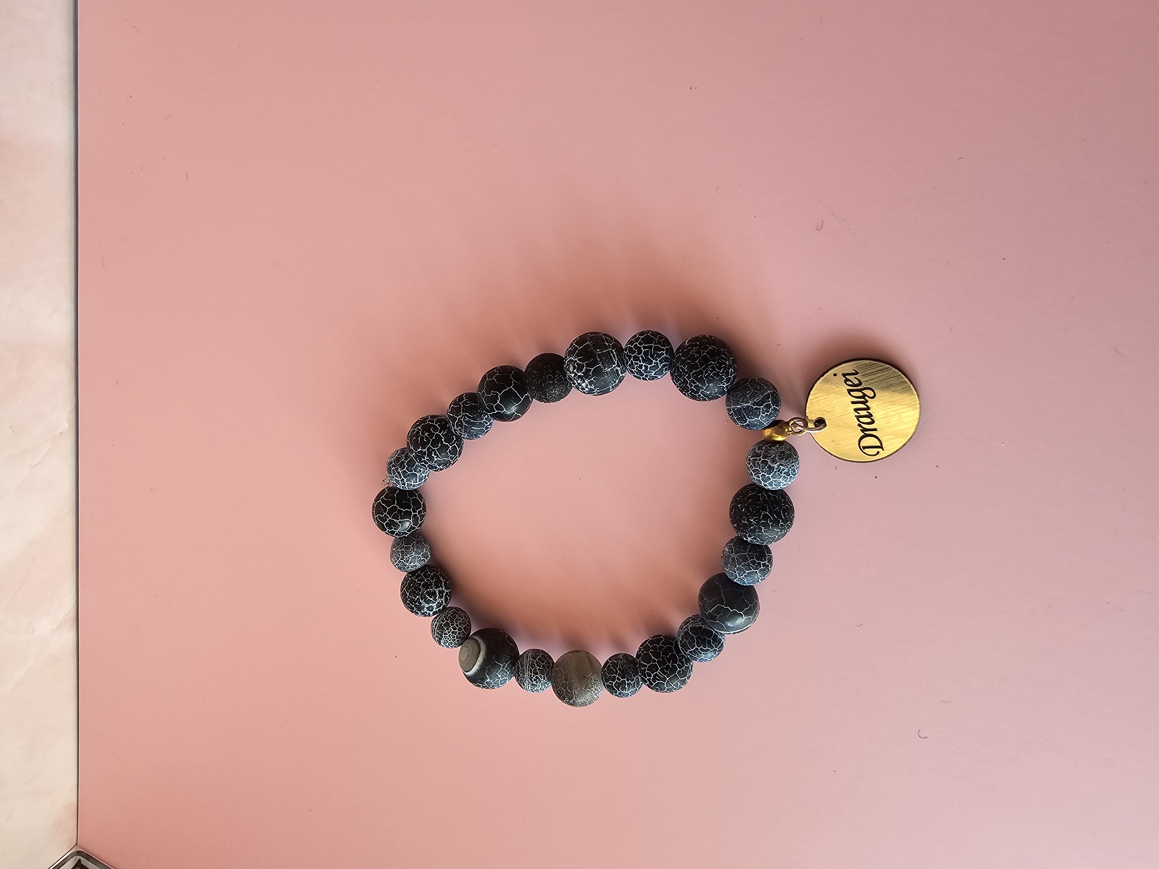 Apyrankė su užrašu "Draugei"