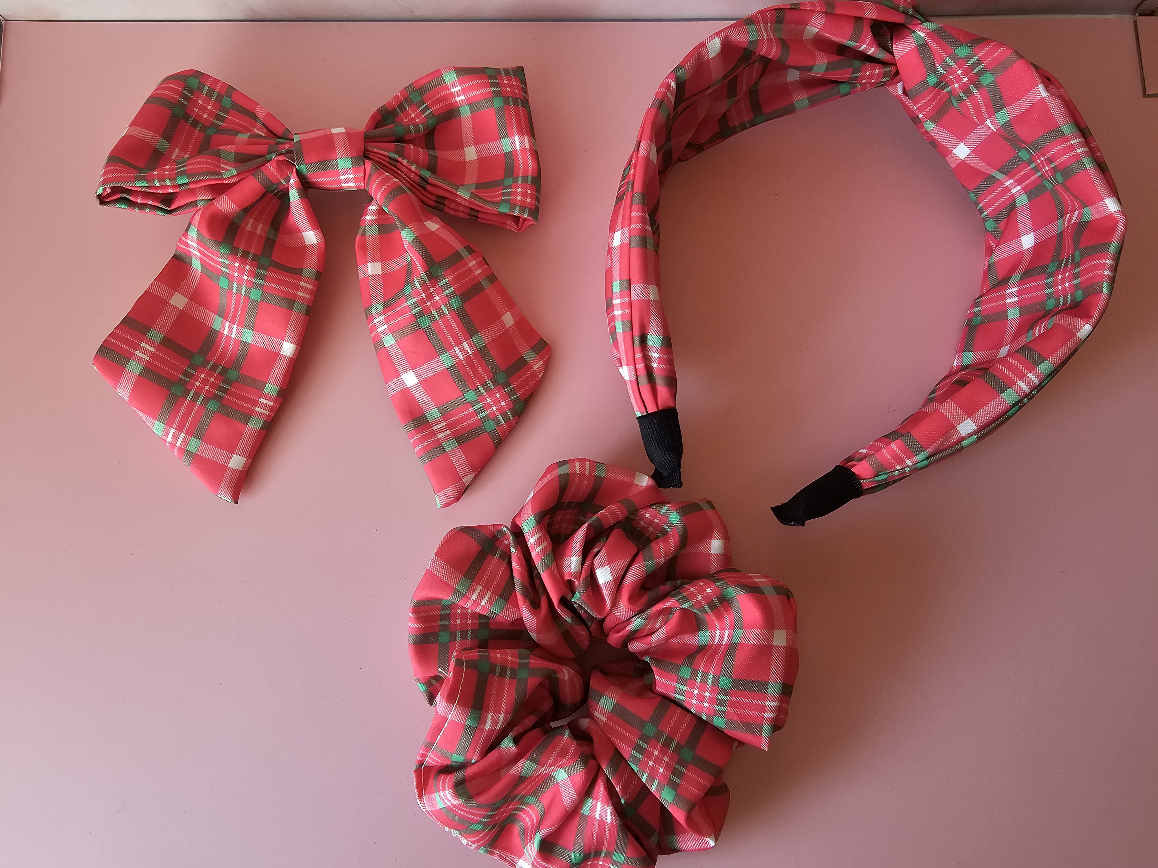 Komplektas plaukams - rožinės ir žalios linijos