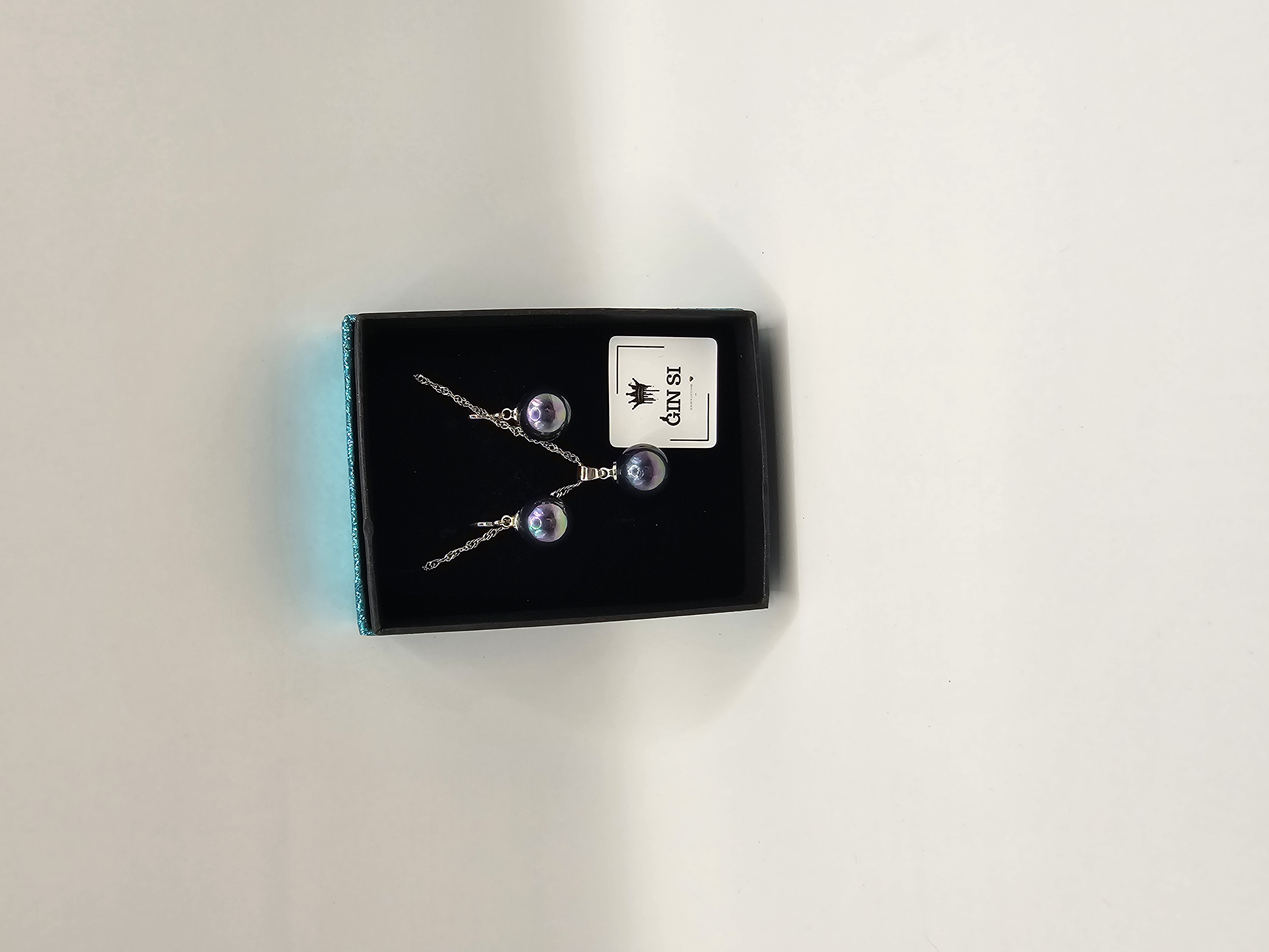 Papuošalų rinkinys su tamsiu perliuku