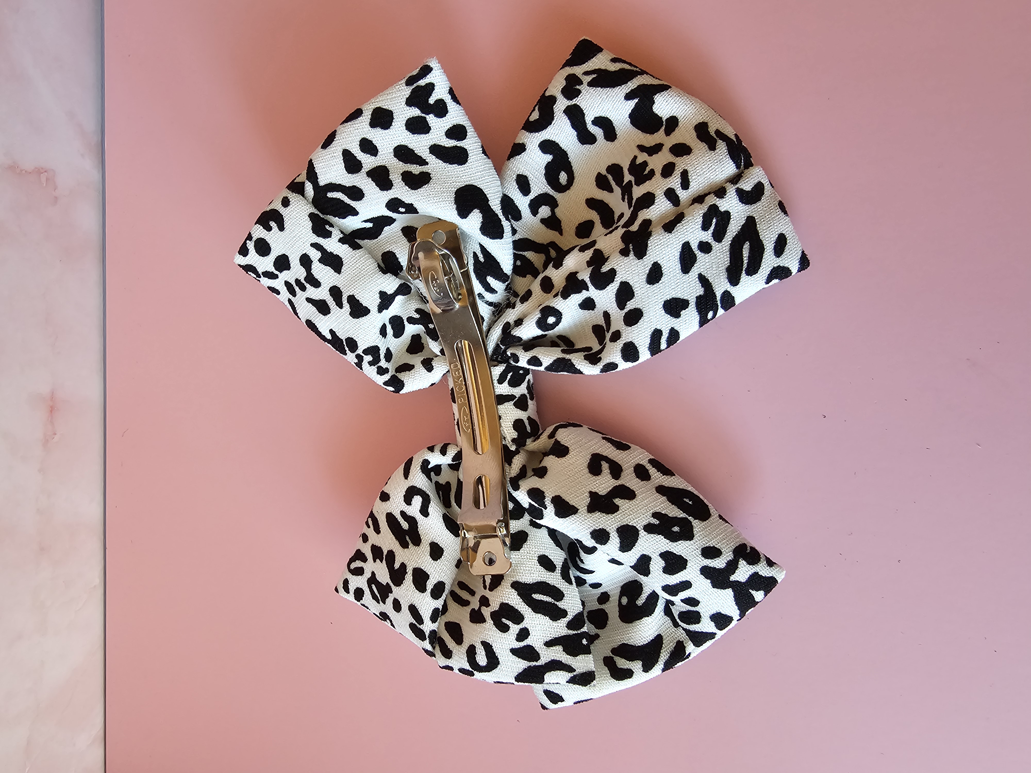 Plaukų segtukas kaspinas - baltas leo