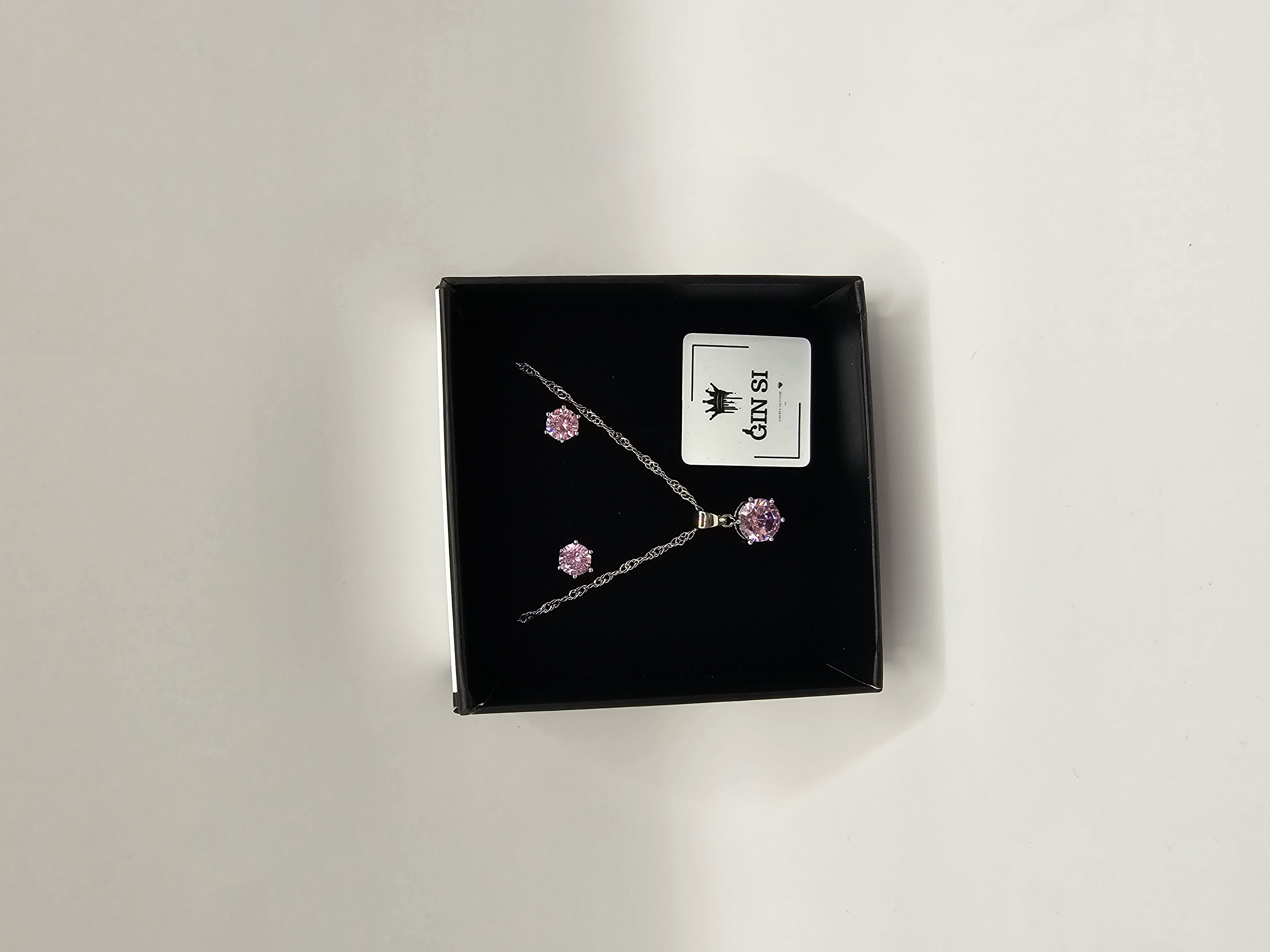 Papuošalų rinkinys su rožiniu cirkoniu vinukas