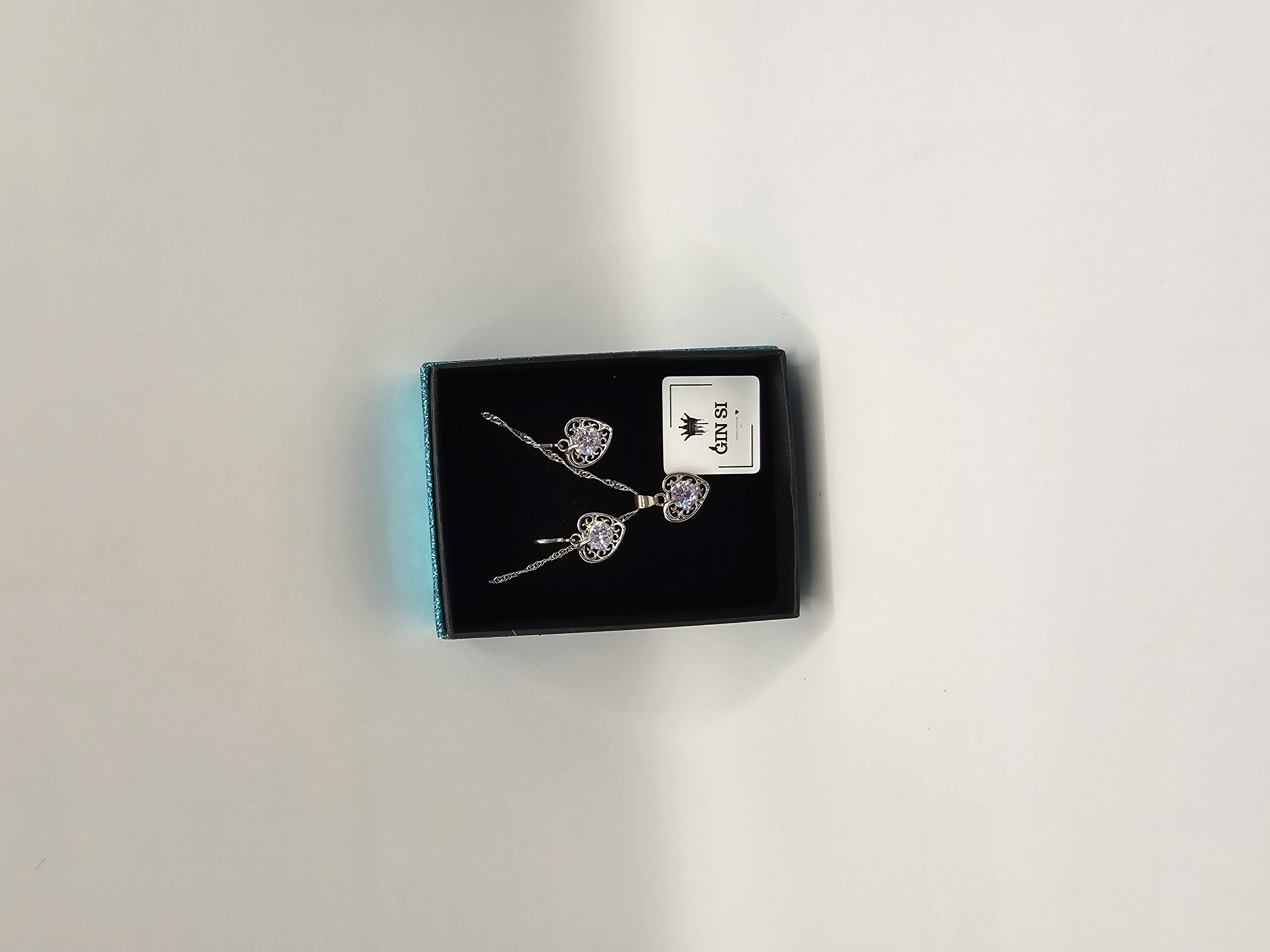 Papuošalų rinkinys - moderni širdutė