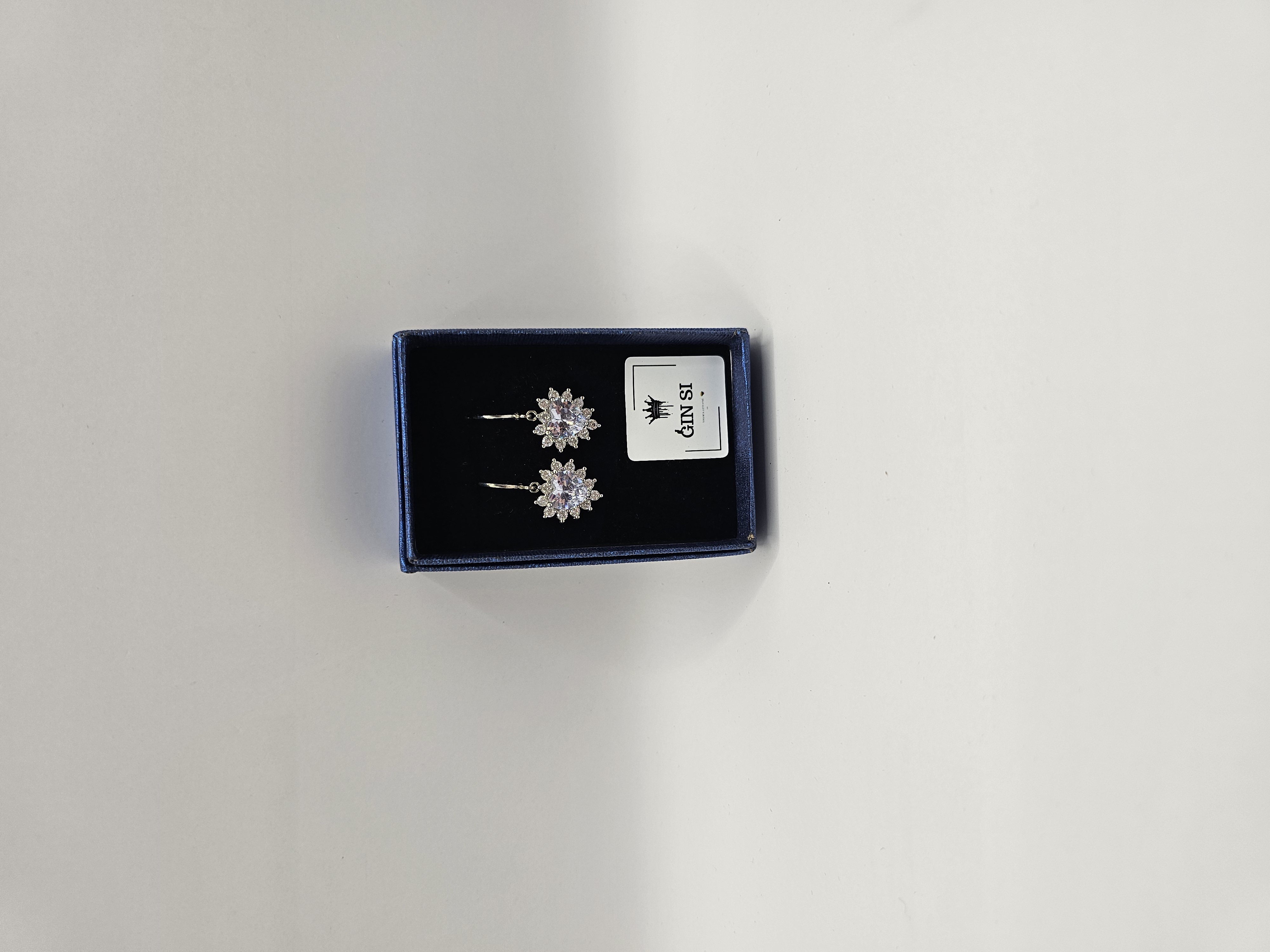 Auskarai širdelės su cirkoniu