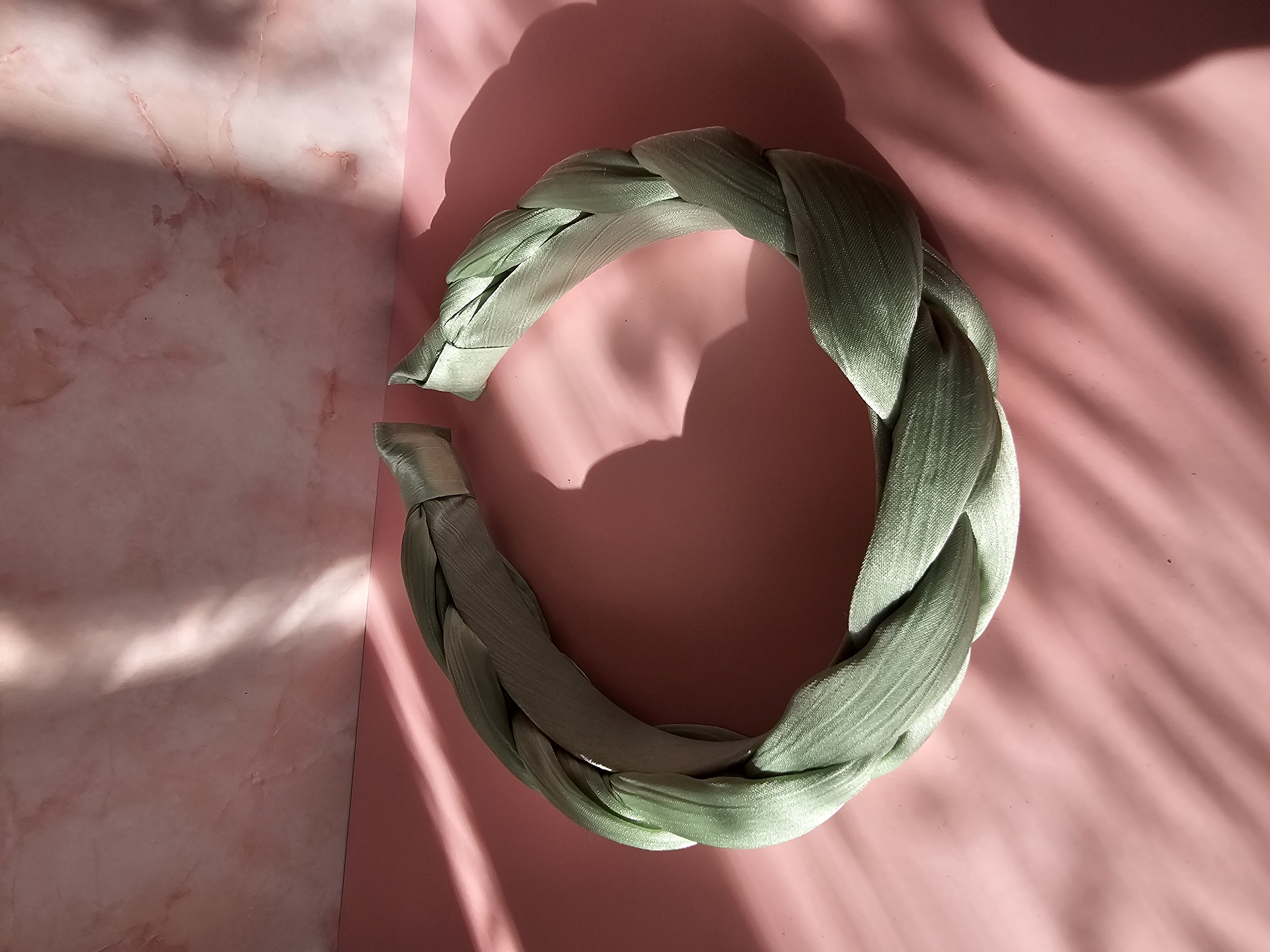 Žalias pintas plaukų lankelis